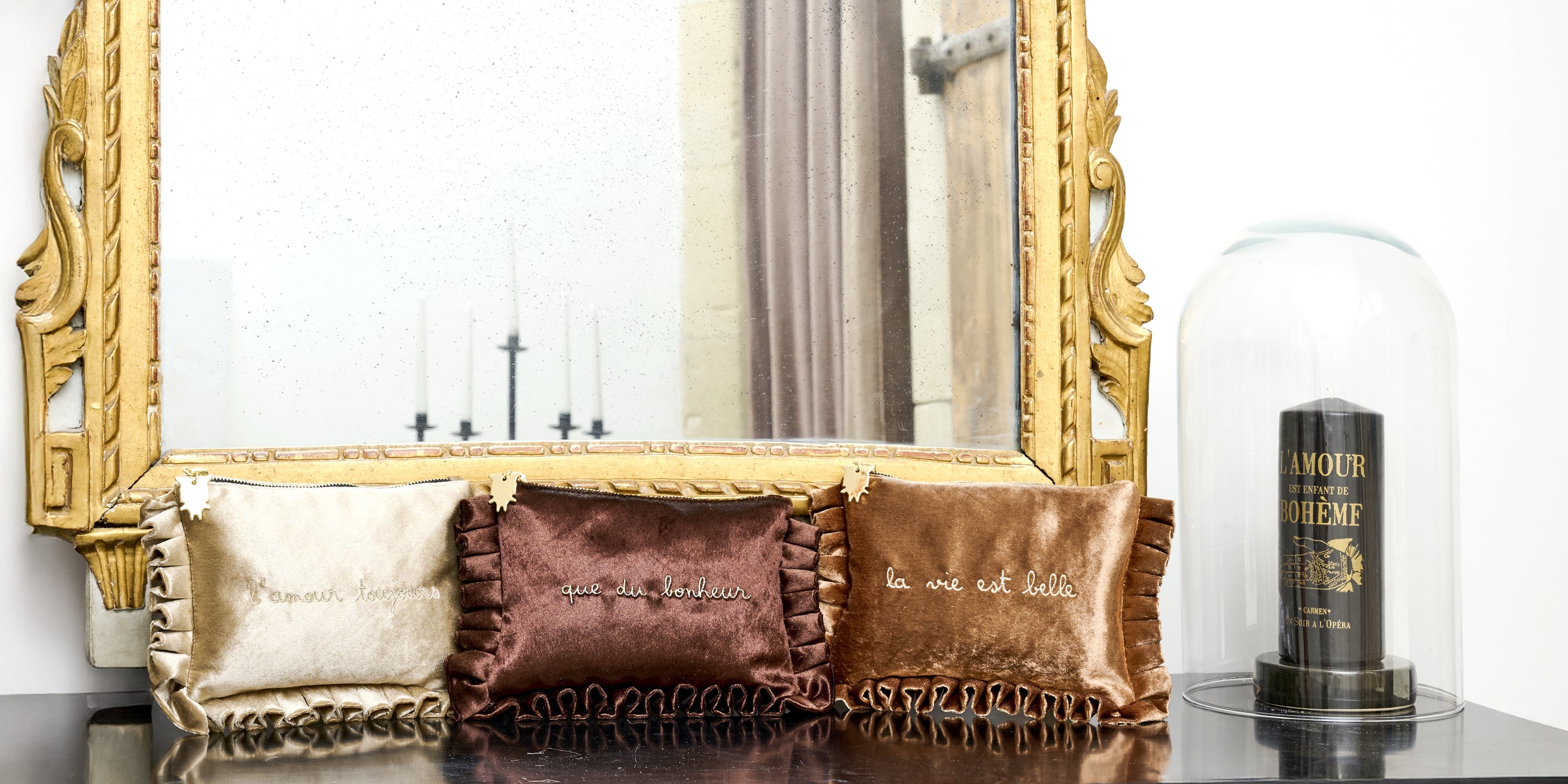 Pochettes brodées