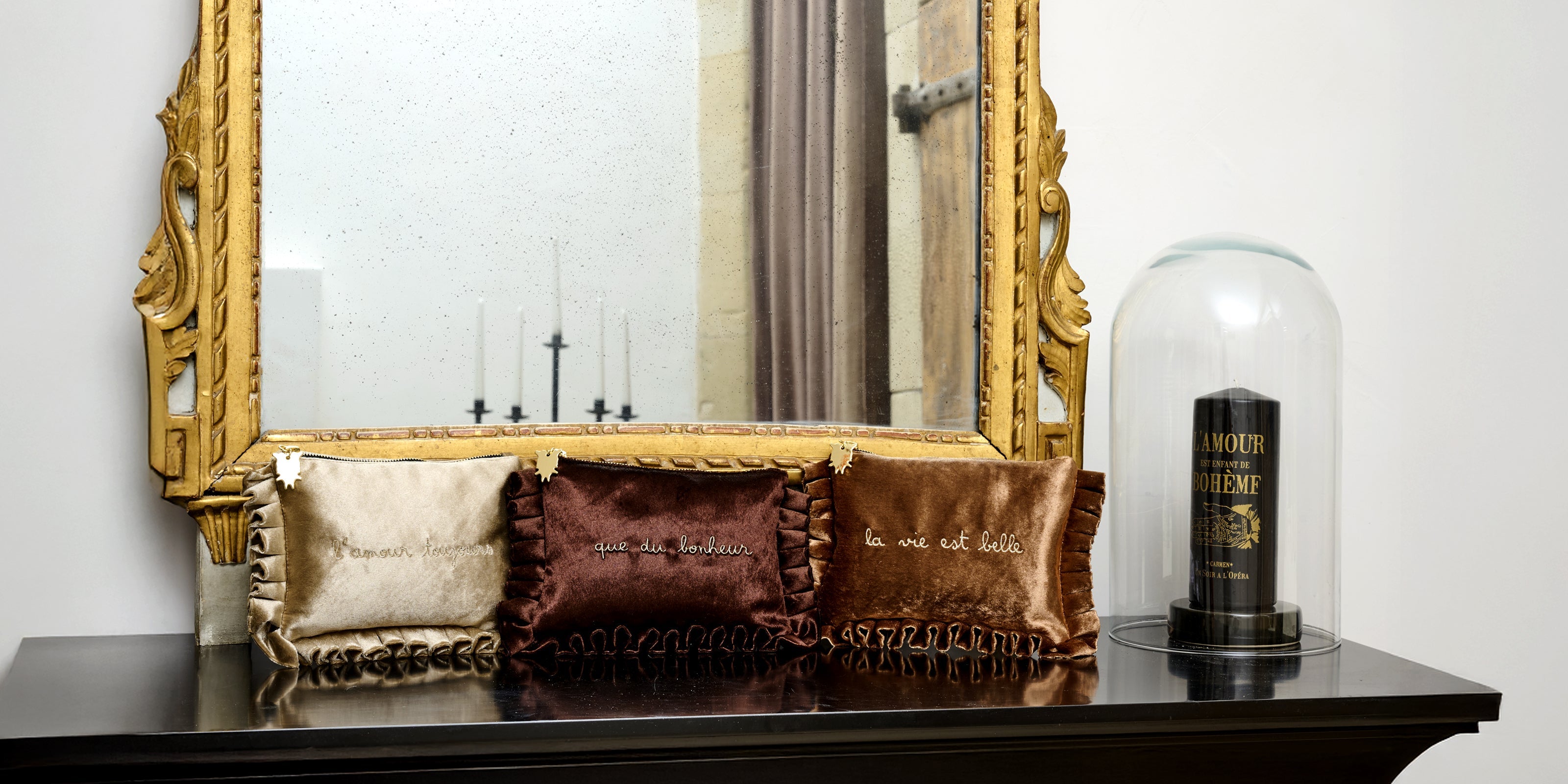 Pochettes brodées