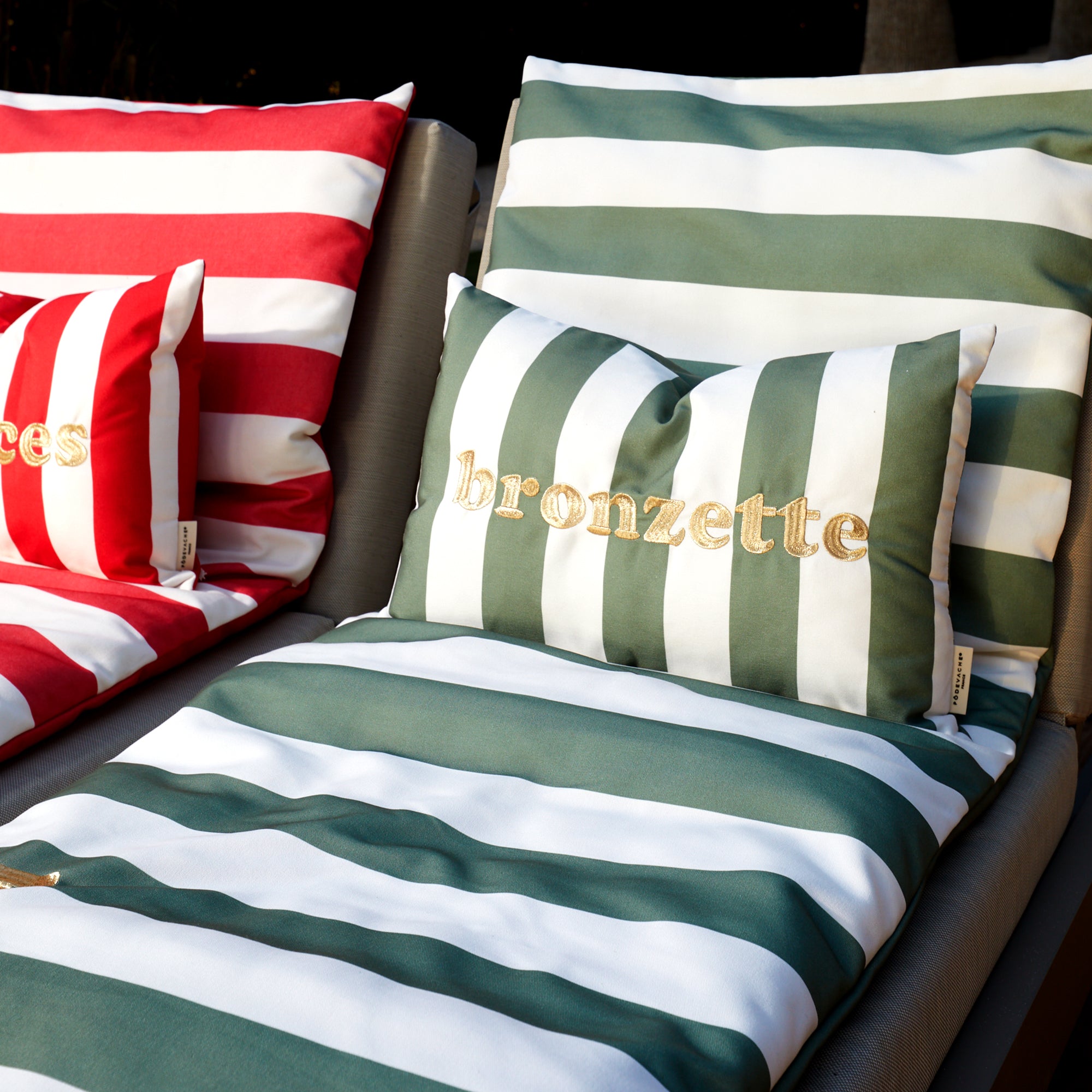 Matelas bain de soleil brodé Bronzette