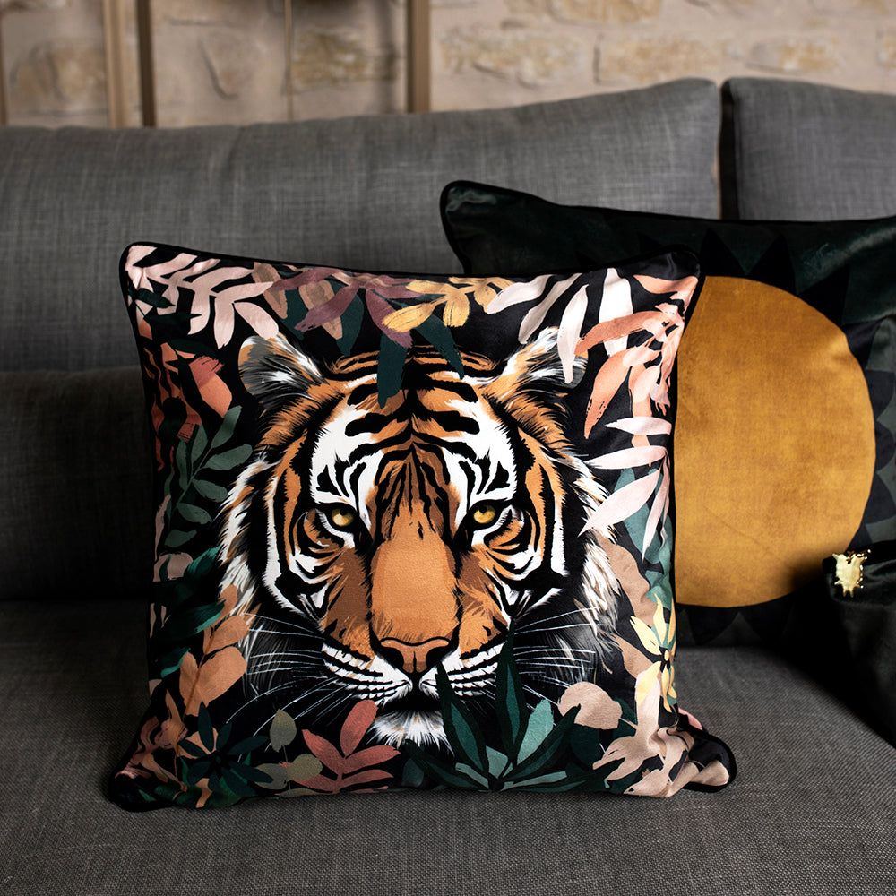 Lumia velvet cushion