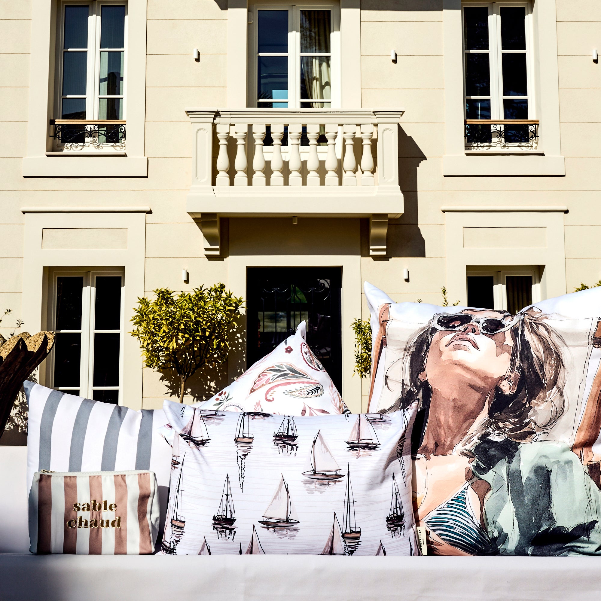 Pochette brodée Sable Chaud