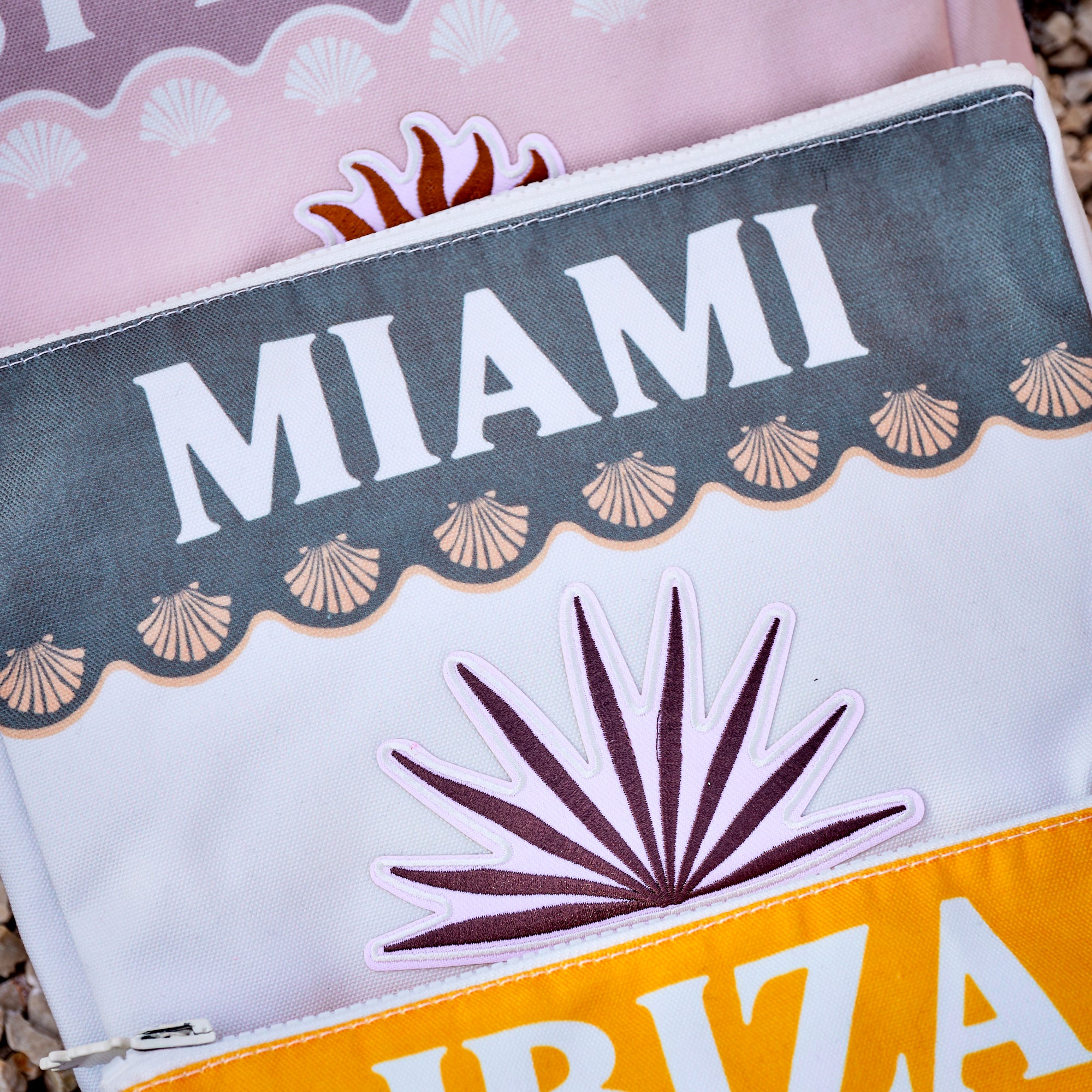 Pochette brodée Miami