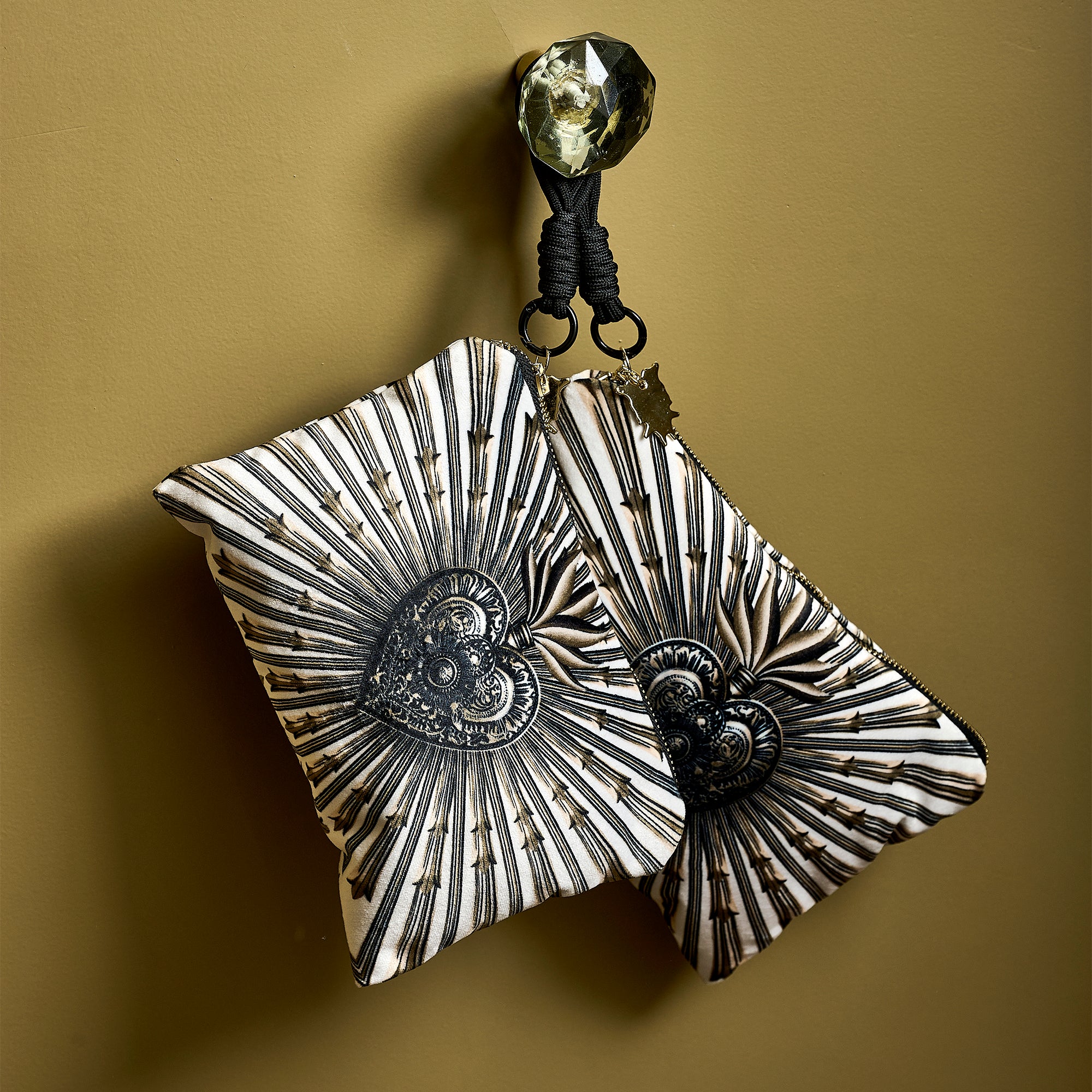 Pochette Velours Ex Voto Uruk S