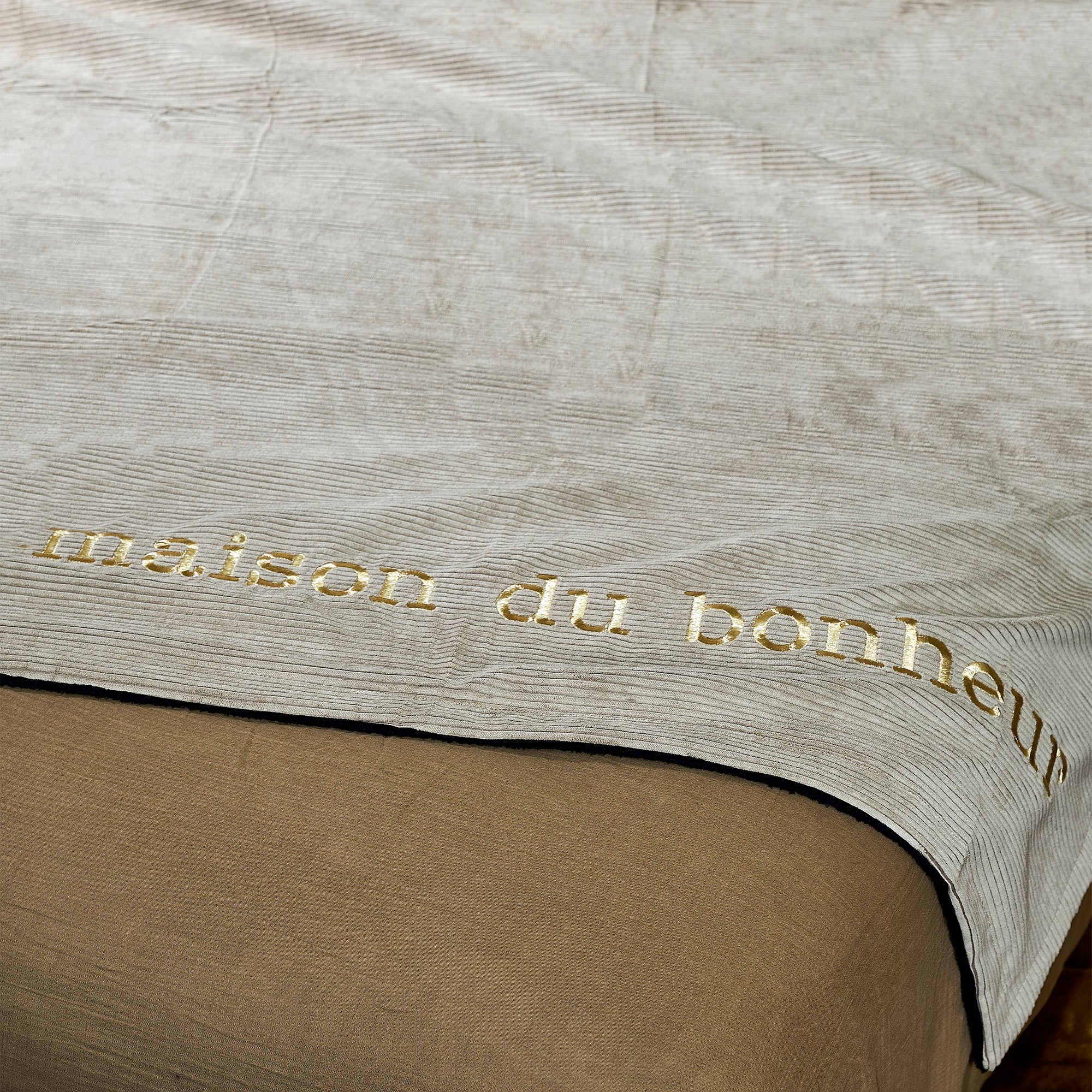 Plaid velours brodé Maison du Bonheur