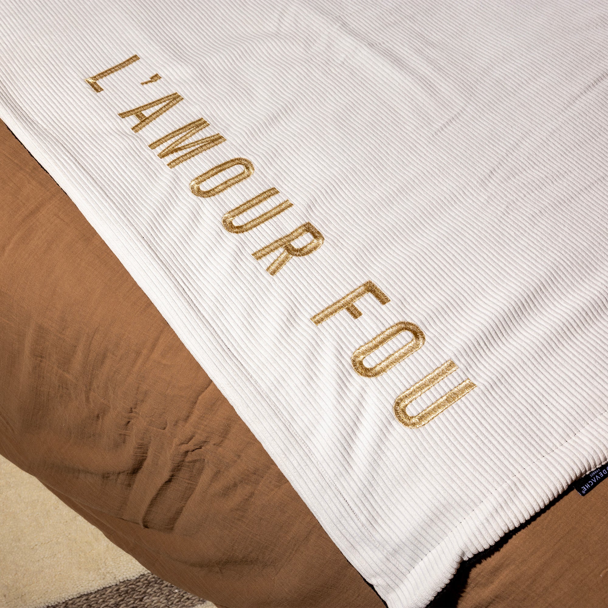 Plaid velours brodé Amour Fou