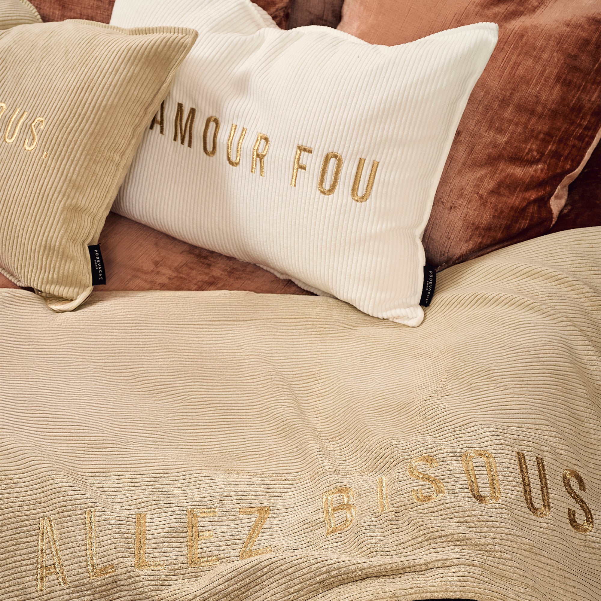 Plaid velours brodé Allez Bisous