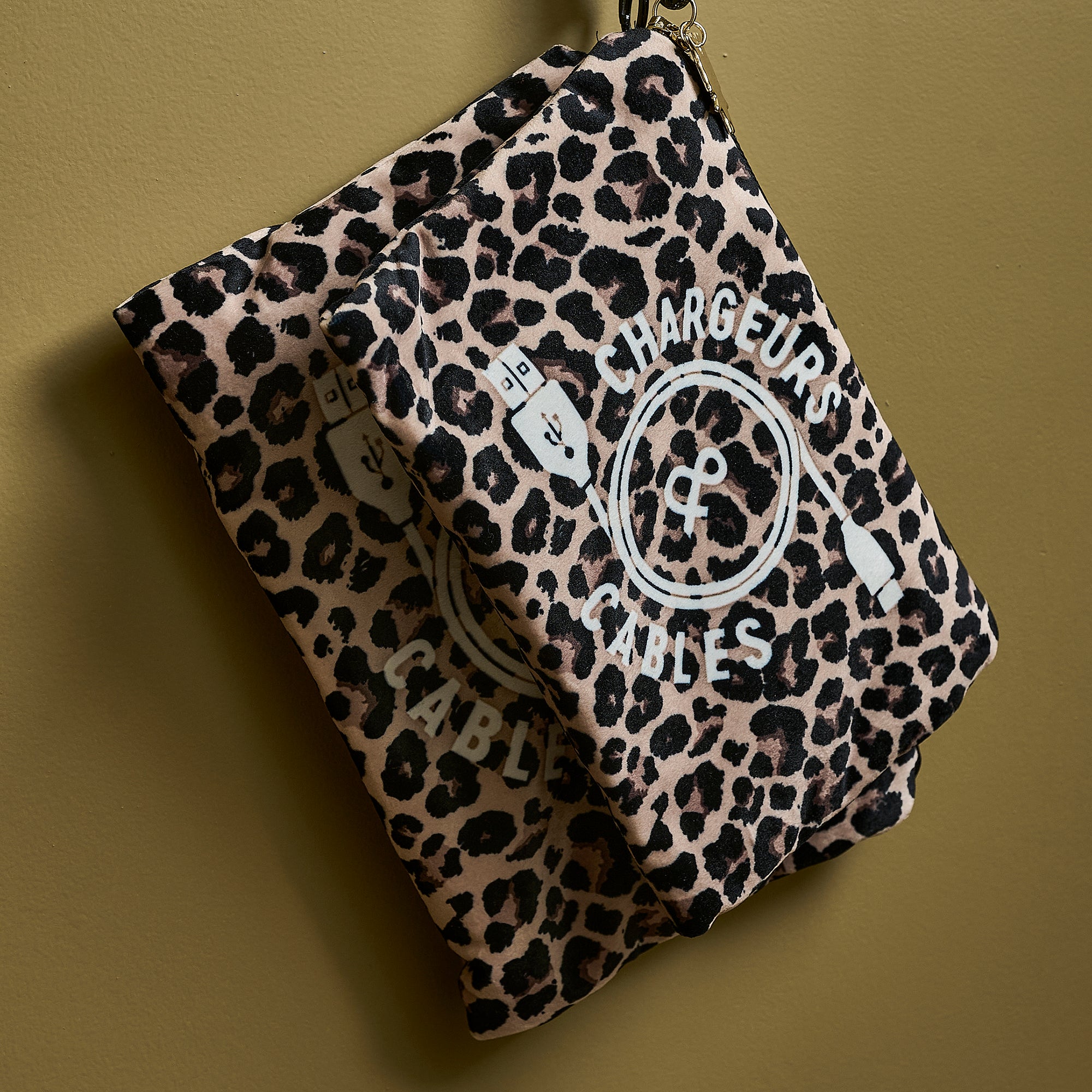 Pochette Velours Léopard Chargeurs & Câbles Xs