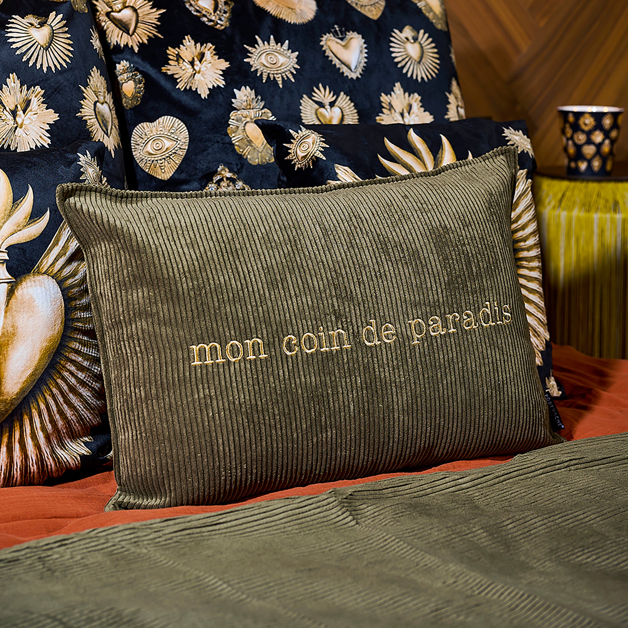 Coussin velours brodé Coin Paradis