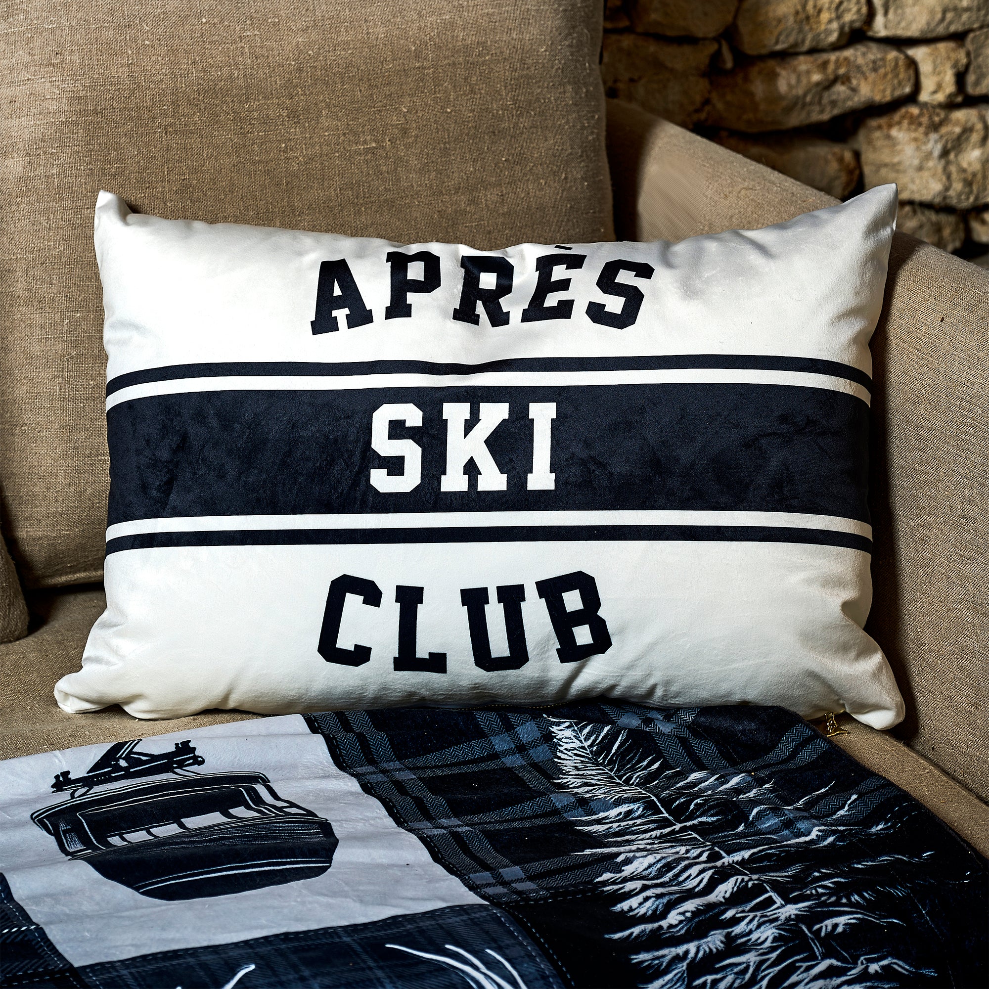 Pikes velvet cushion