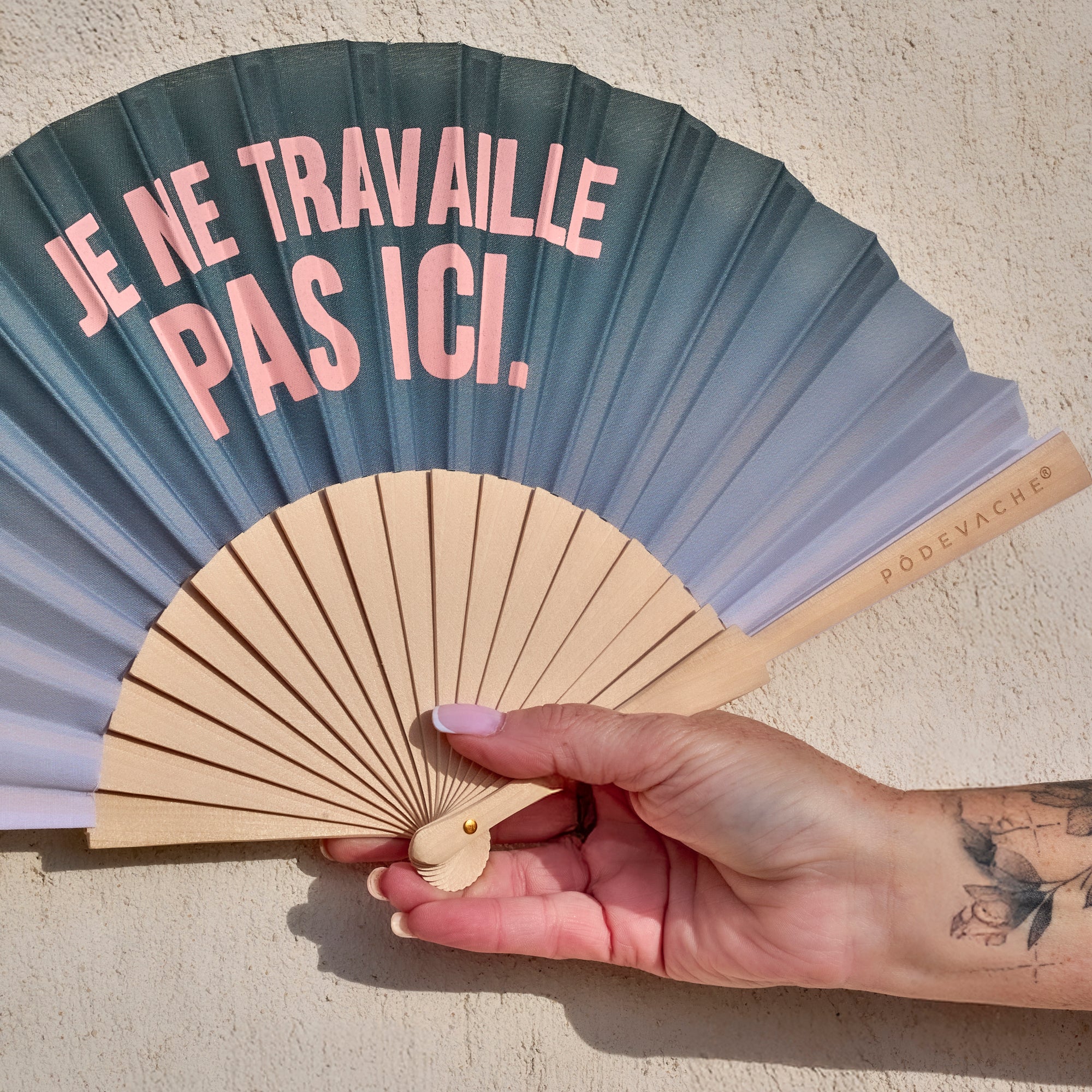 Éventail Travaille pas Ici