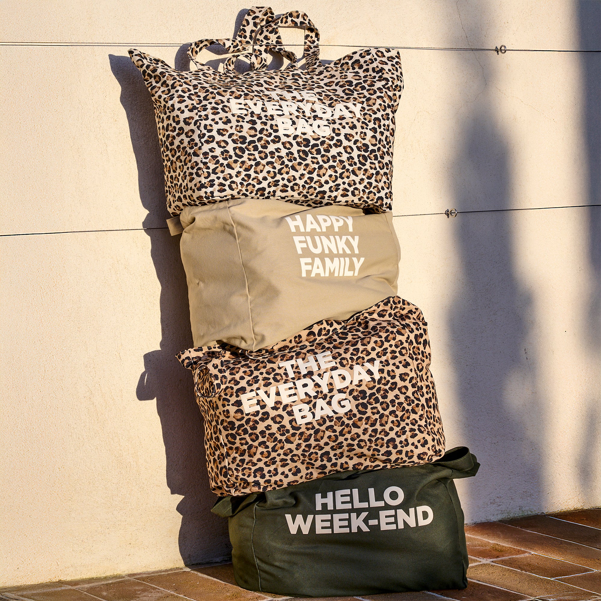 Totebag Pin's Funky Family