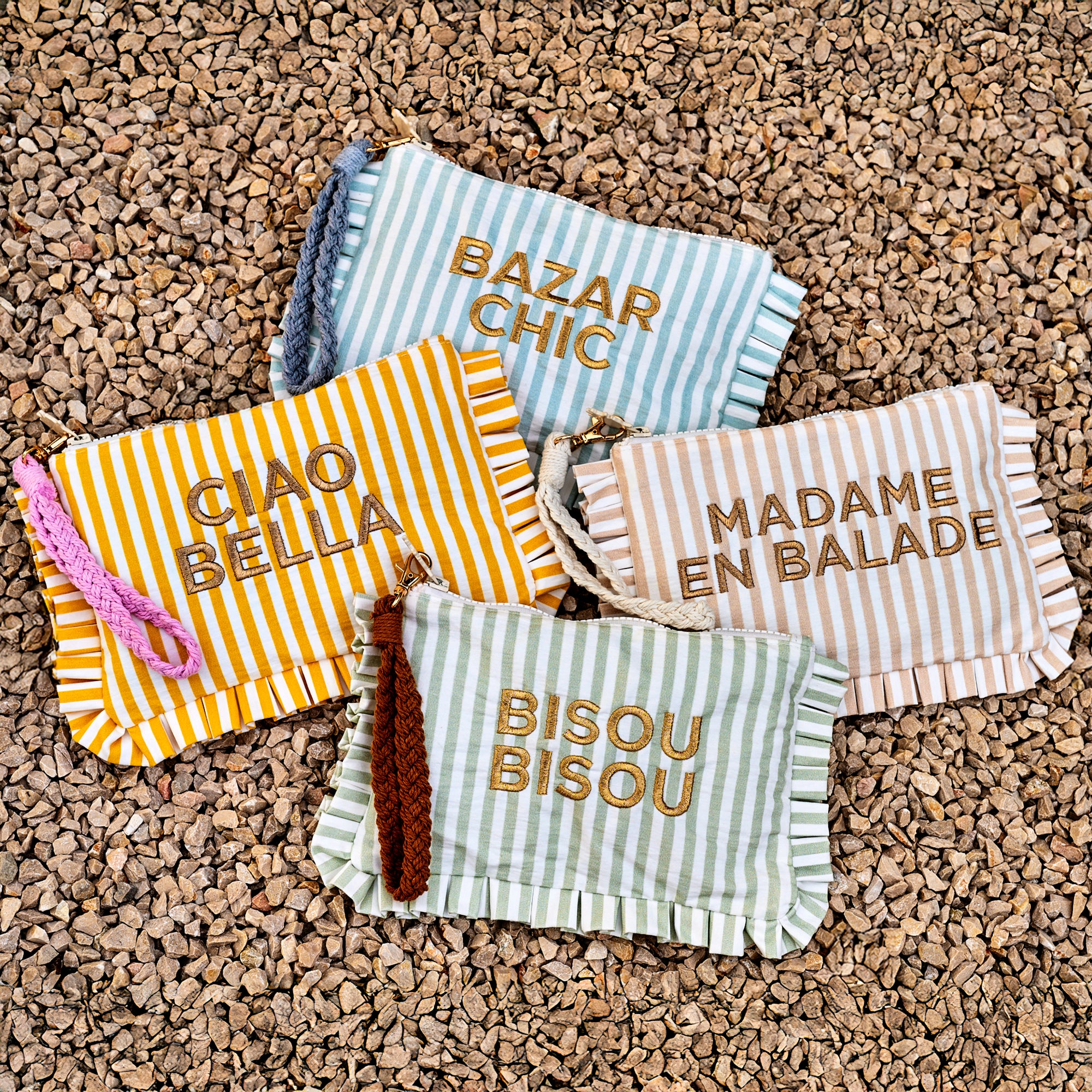 Pochette froufrou brodée Bazar Chic