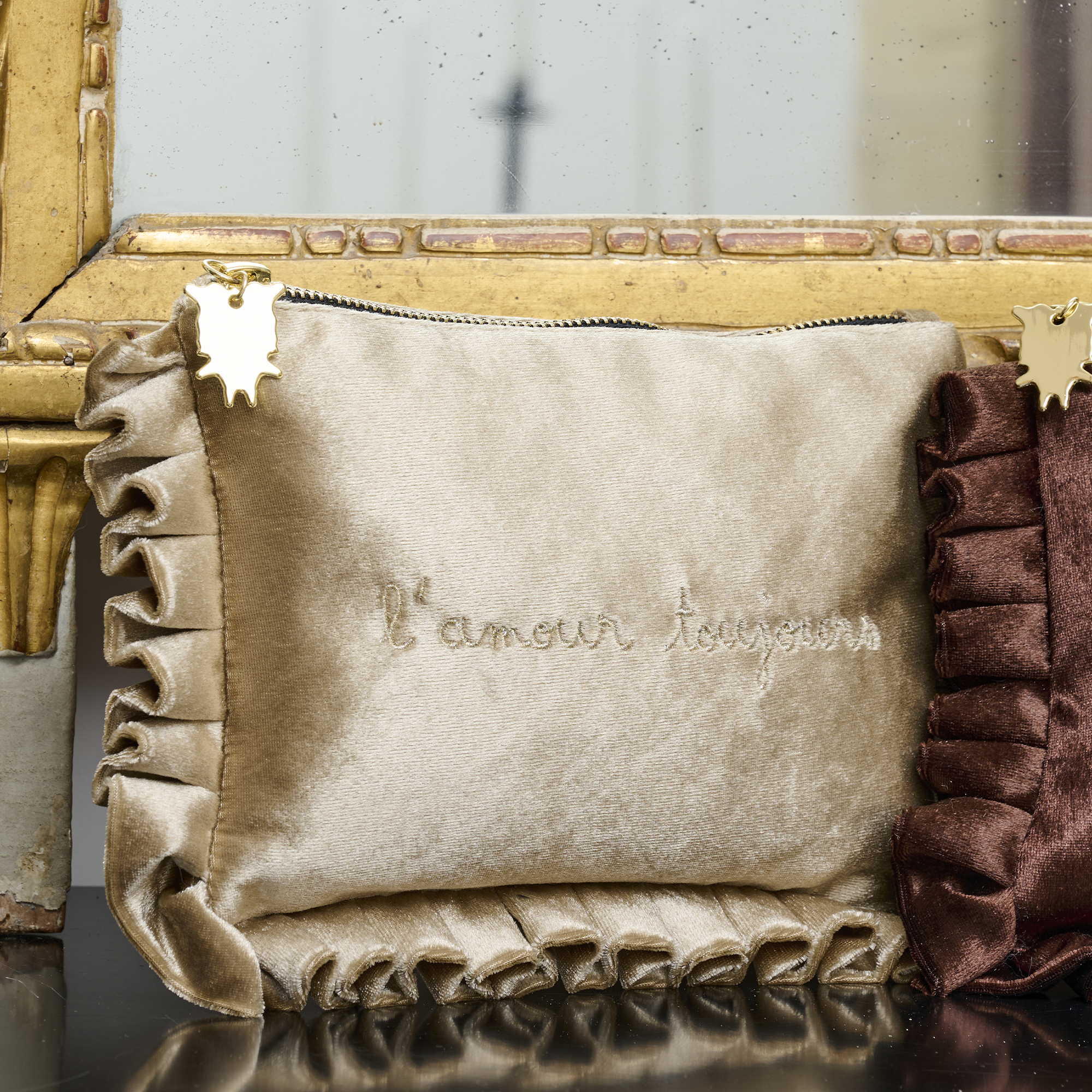 Pochette velours satiné brodé San Cristobal