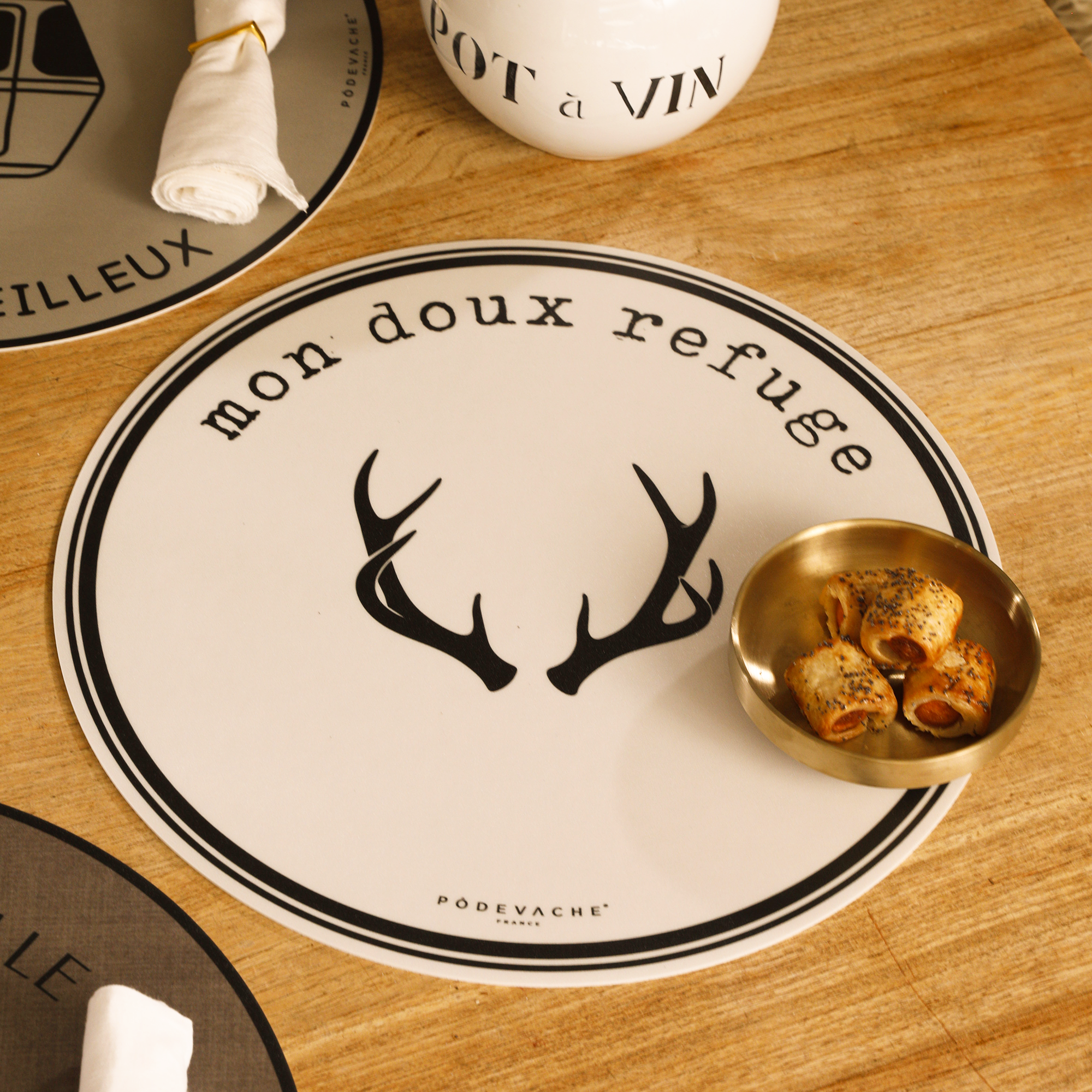 Hollis vinyl placemat