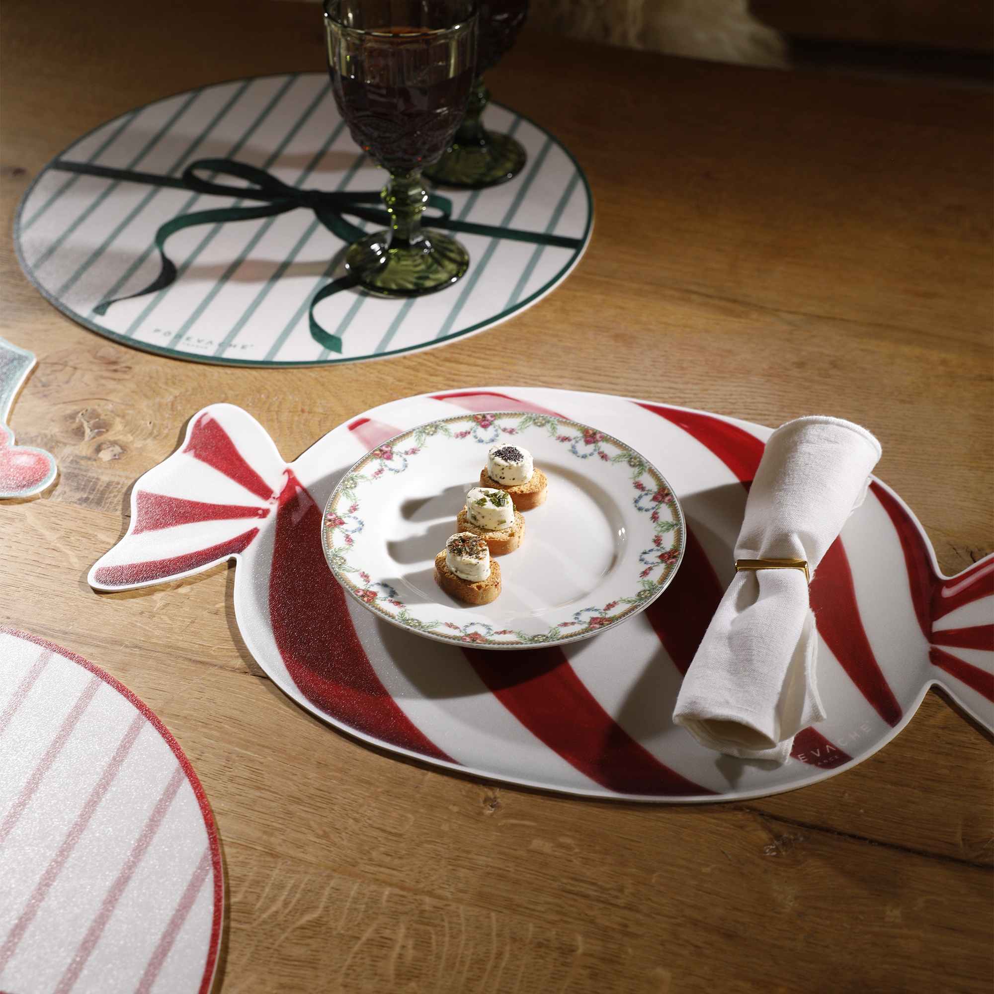Gold Ex Voto vinyl placemat