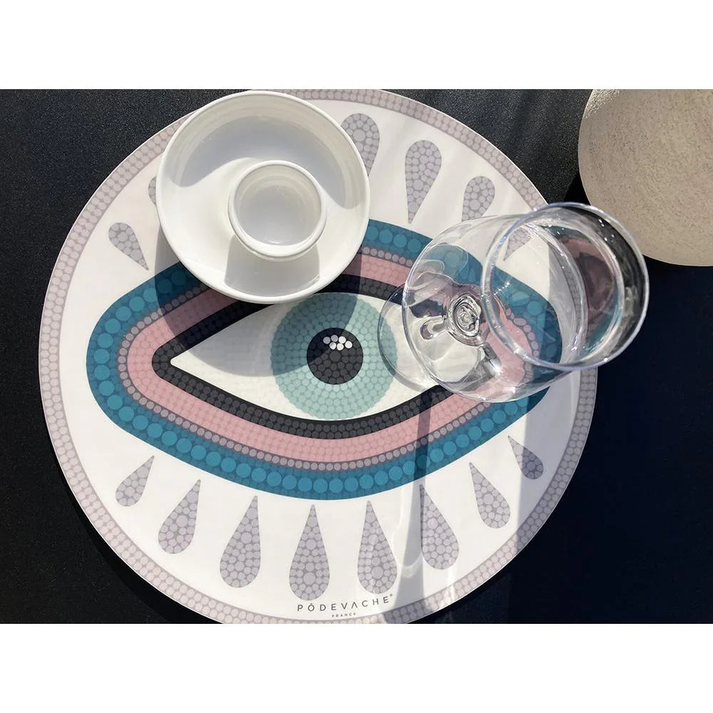 Son design coloré et original séduira vos convives lors de vos repas ! Vous l’aurez compris : c’est l’accessoire parfait pour remettre au goût du jour votre coin repas !