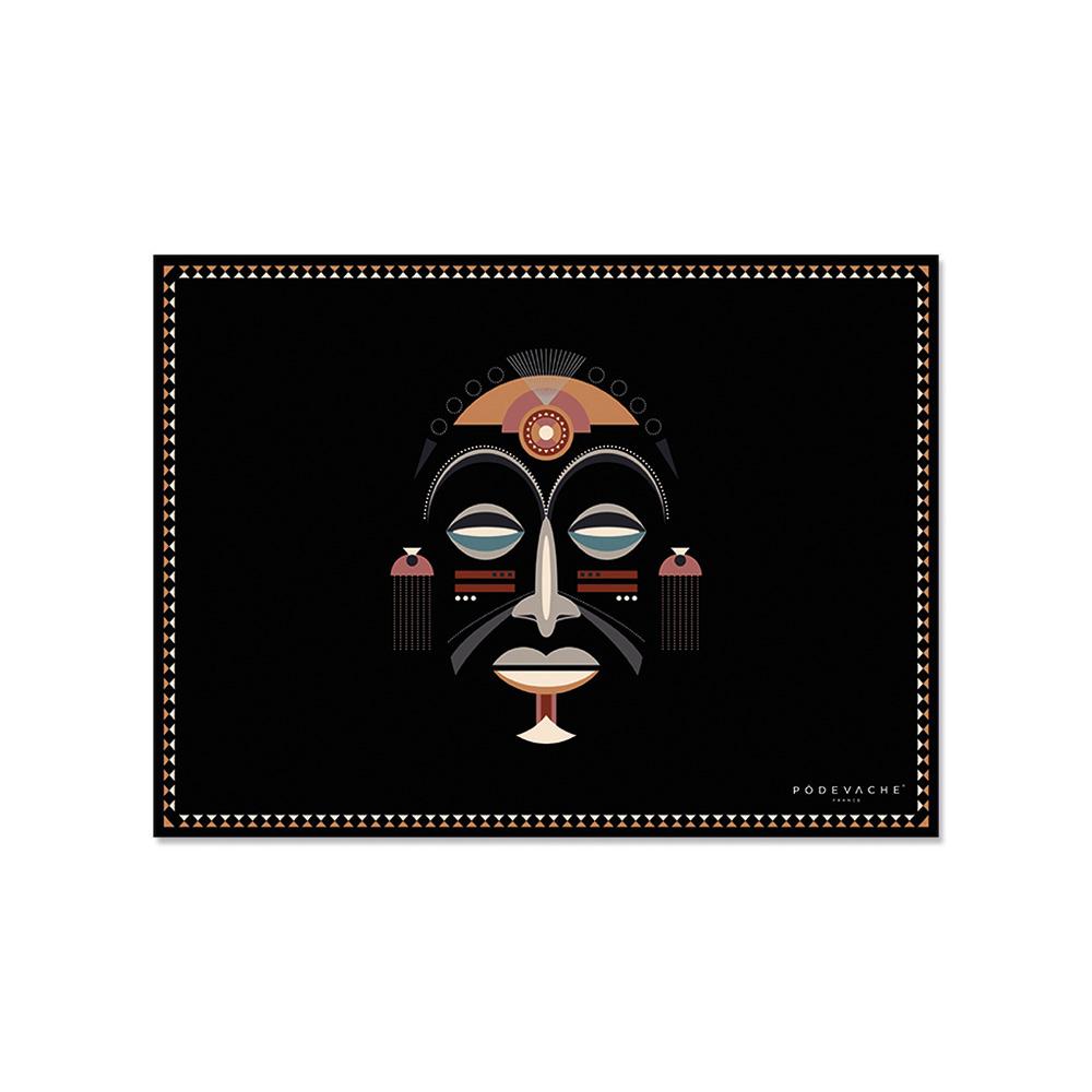 Laissez-vous séduire par ce set de table rectangle 33x45cm en vinyle imprimé. Vous l’aurez compris : c’est l’accessoire parfait pour remettre au goût du jour votre coin repas ! Ce set de table avec un masque africain donnera du caractère à votre décoration de table !