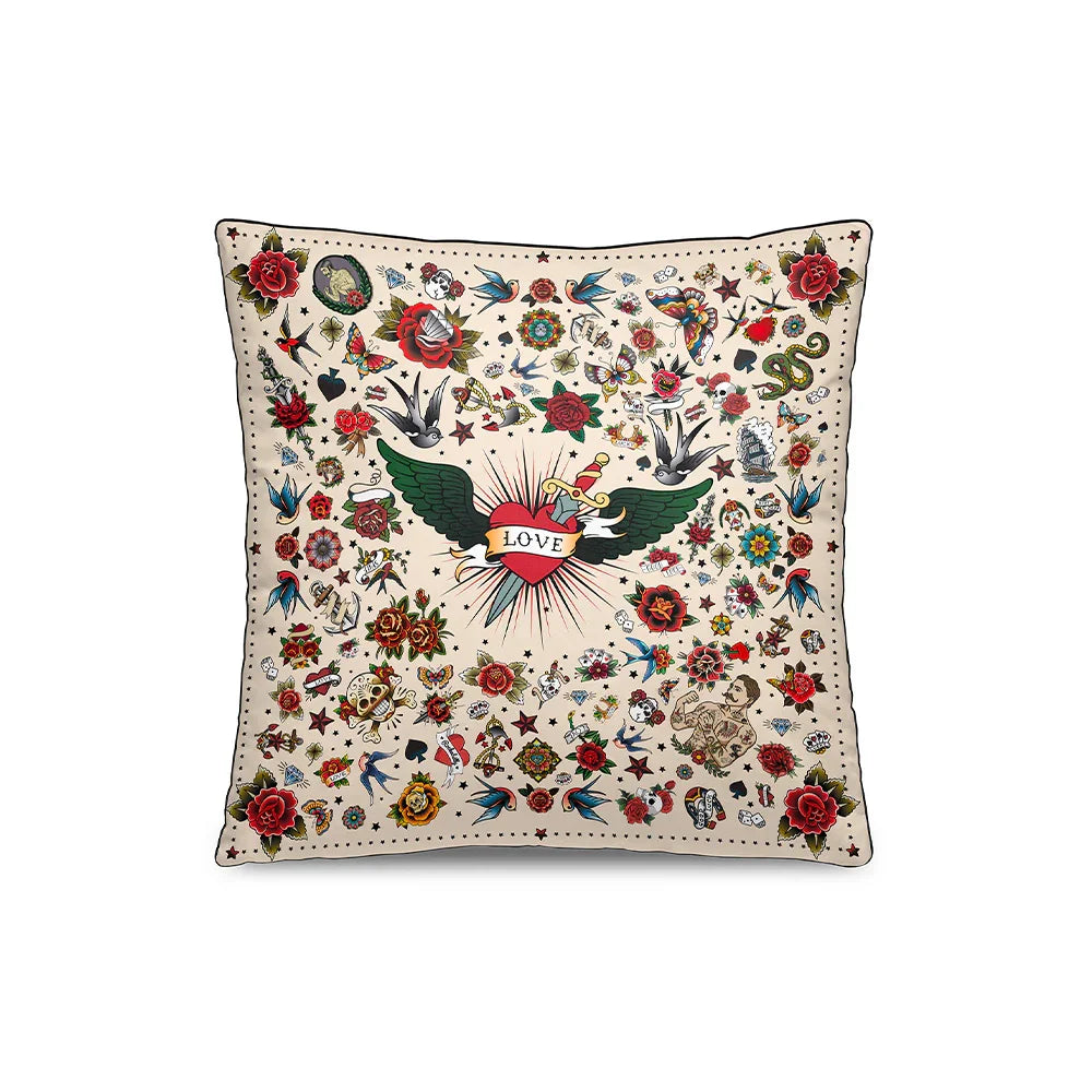 Affichez fièrement votre esprit rebelle ! Clamez haut et fort style sans acune demi-mesure grâce au look total Rock 'n Roll ! Ce coussin vous permettra d'affirmer votre côté rebelle !