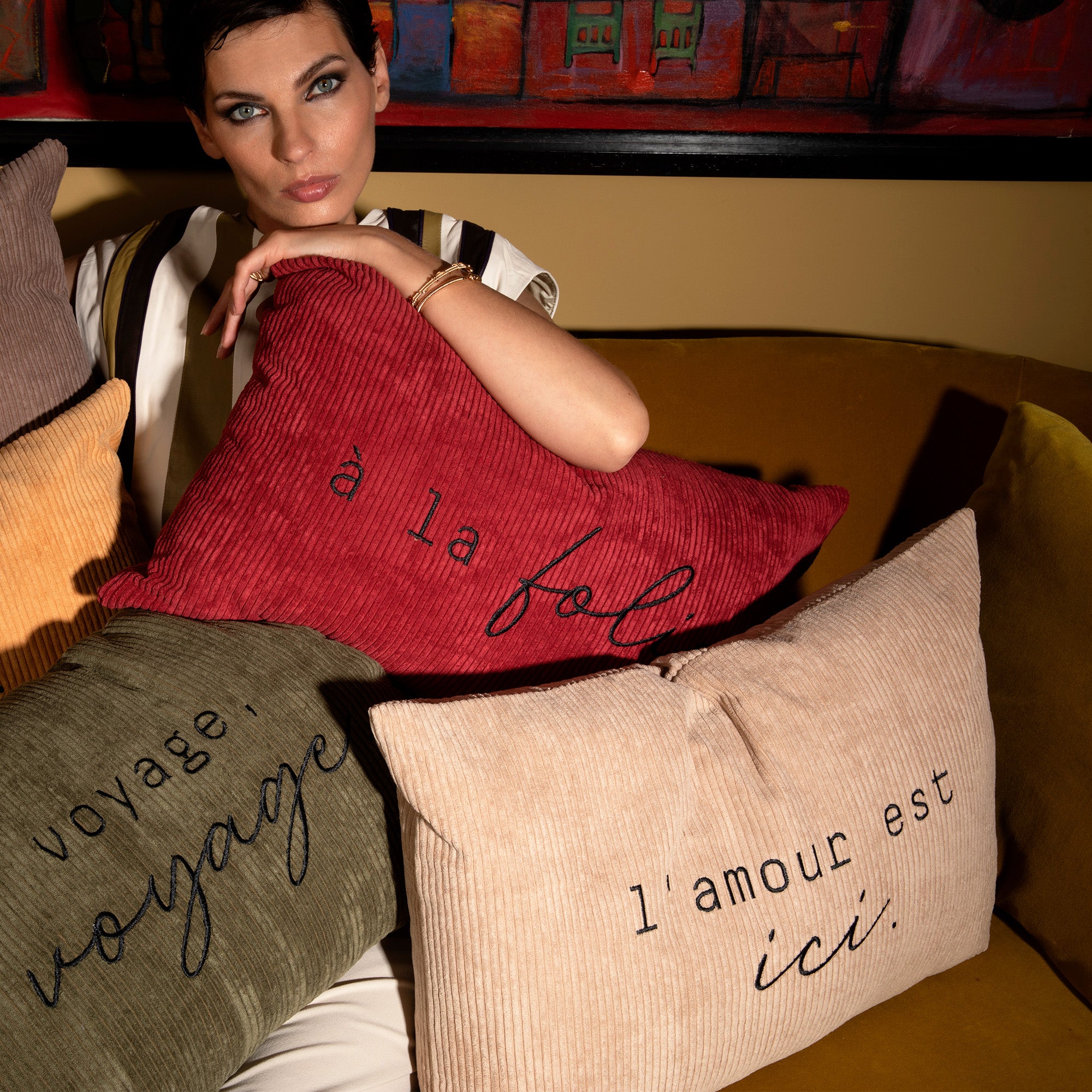 L'amour est ici embroidered velvet cushion