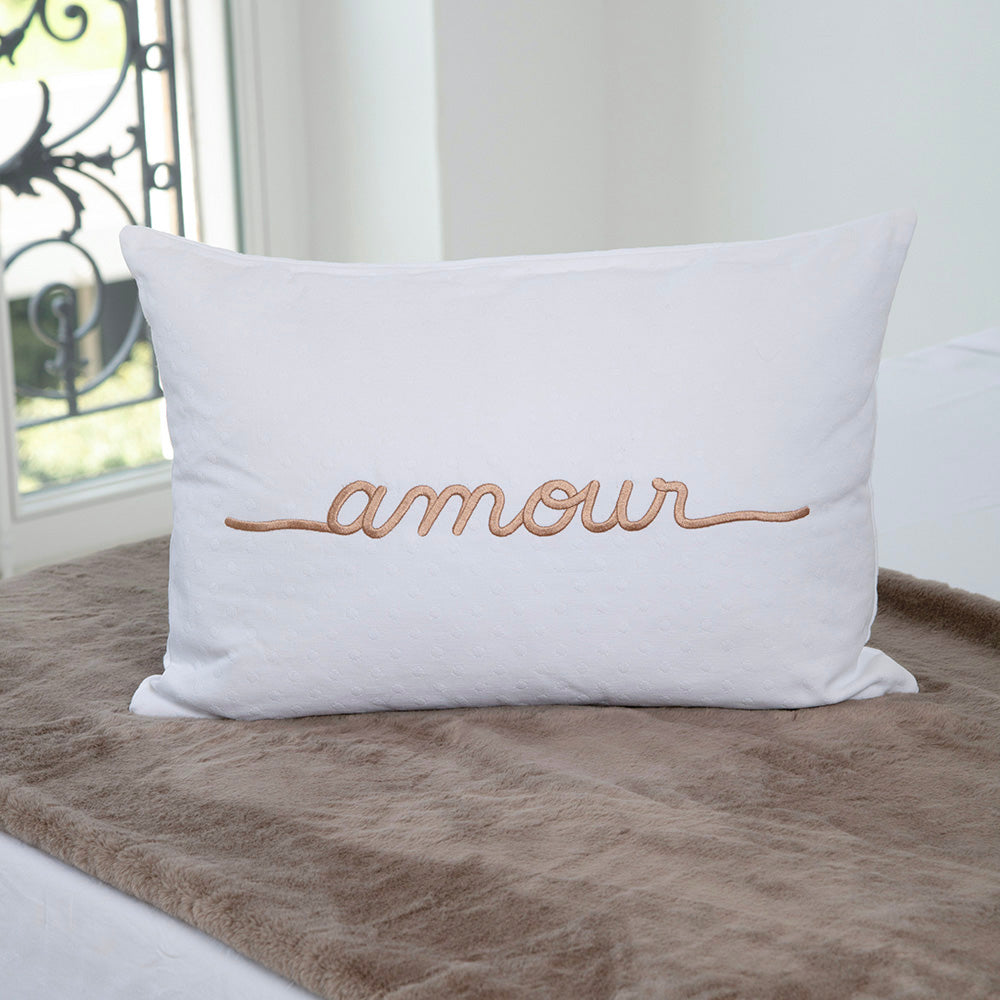 Coussin brodé Amour