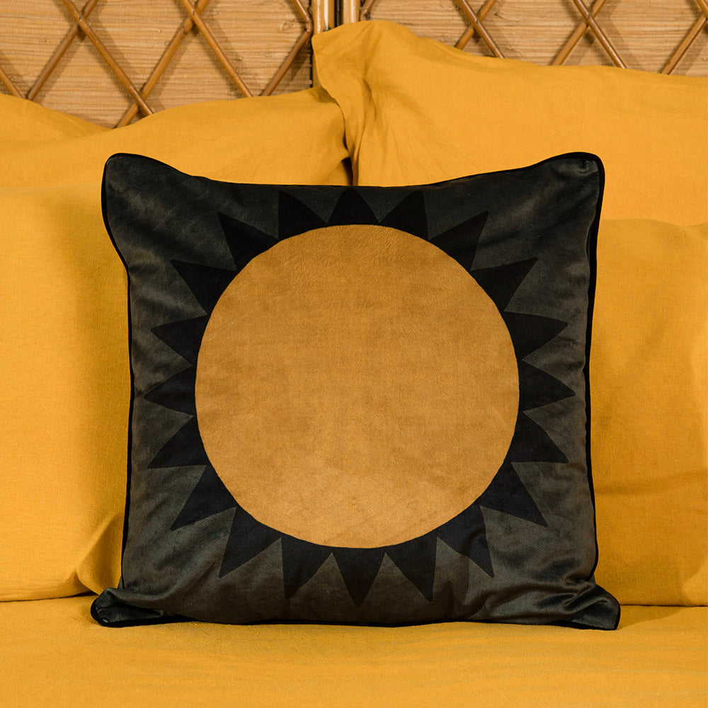 Amory velvet cushion