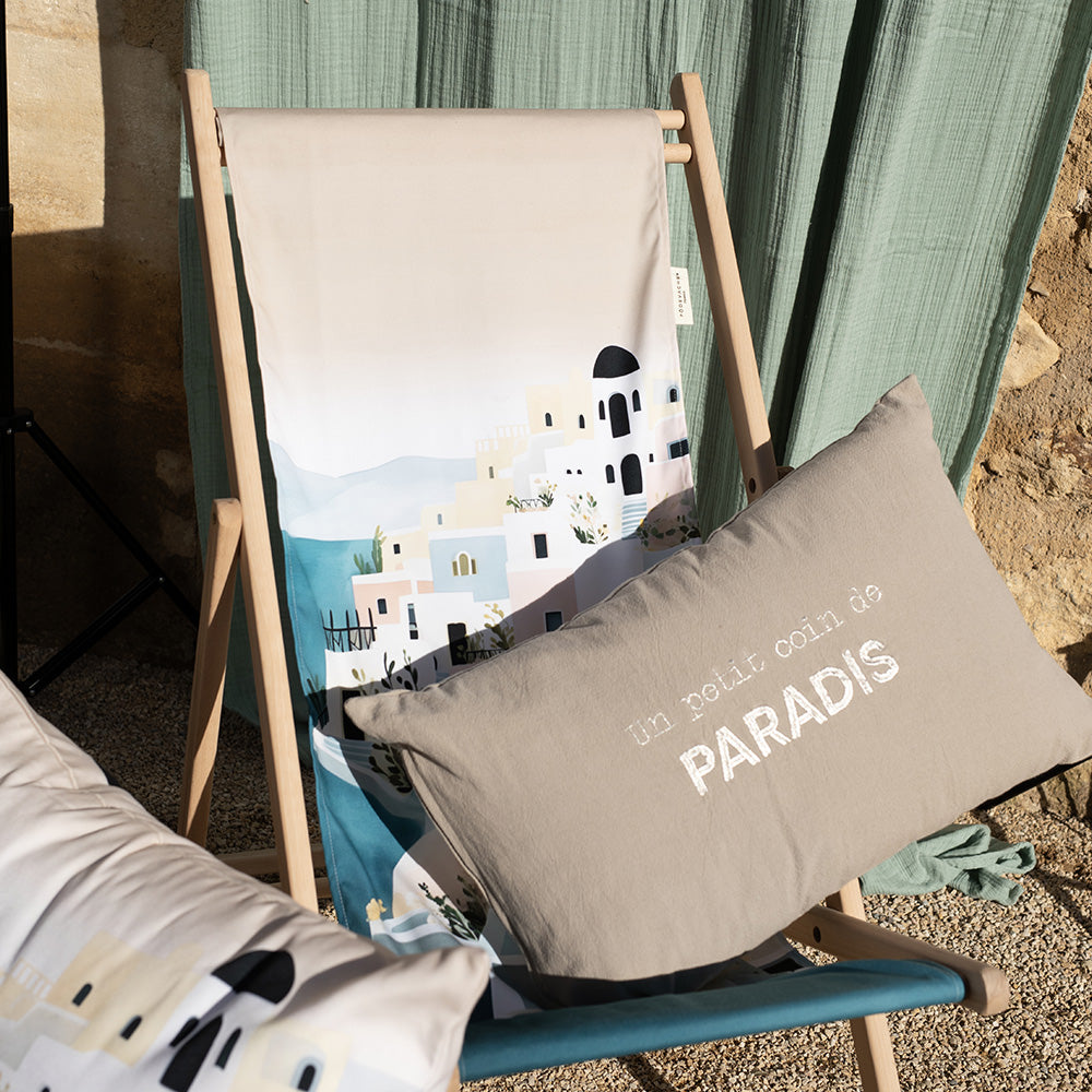 Coin de Paradis embroidered cushion