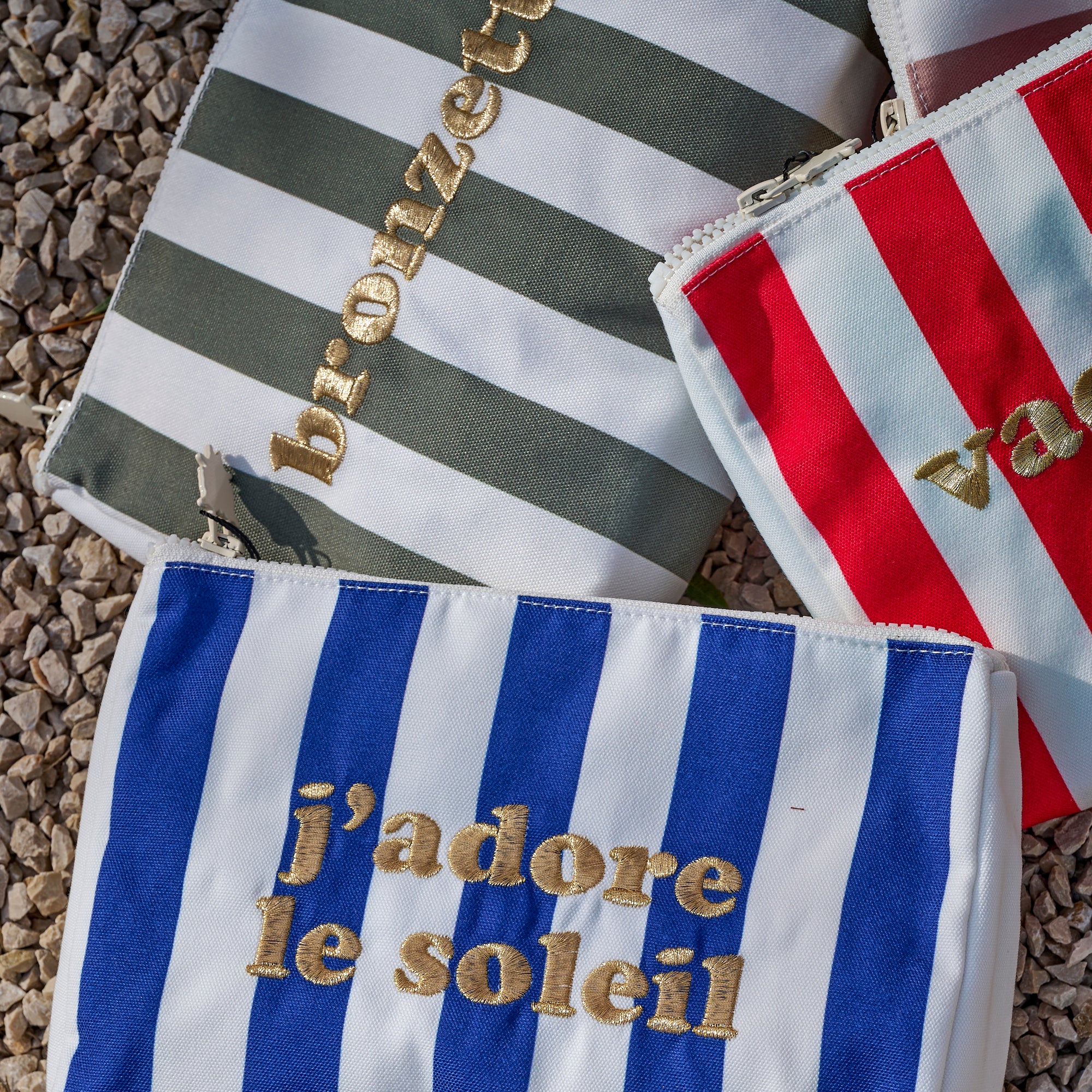 Pochette brodée J'adore le Soleil