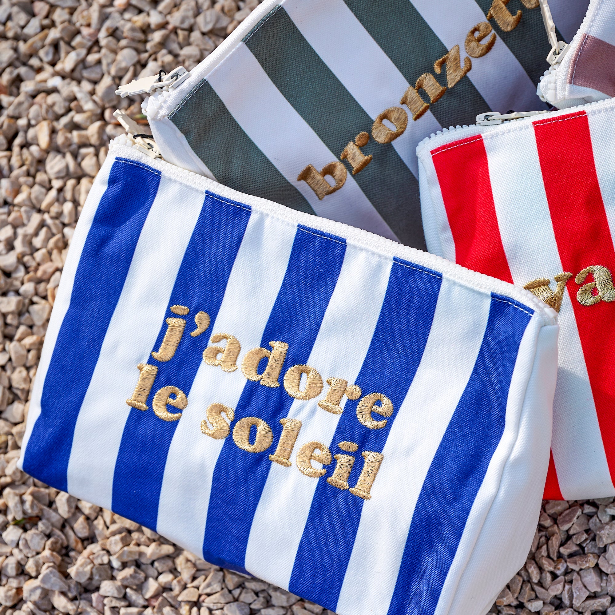 Pochette brodée J'adore le Soleil