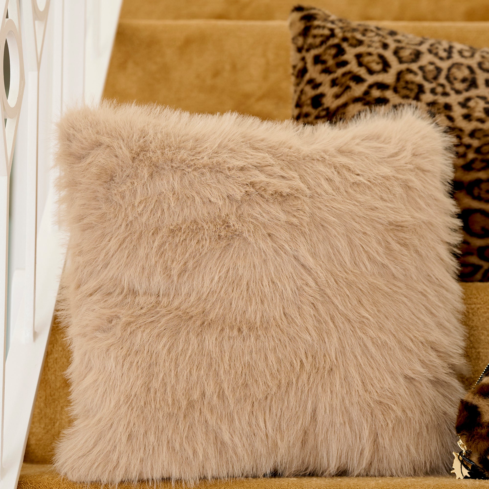 Coussin en fausse fourrure Pise