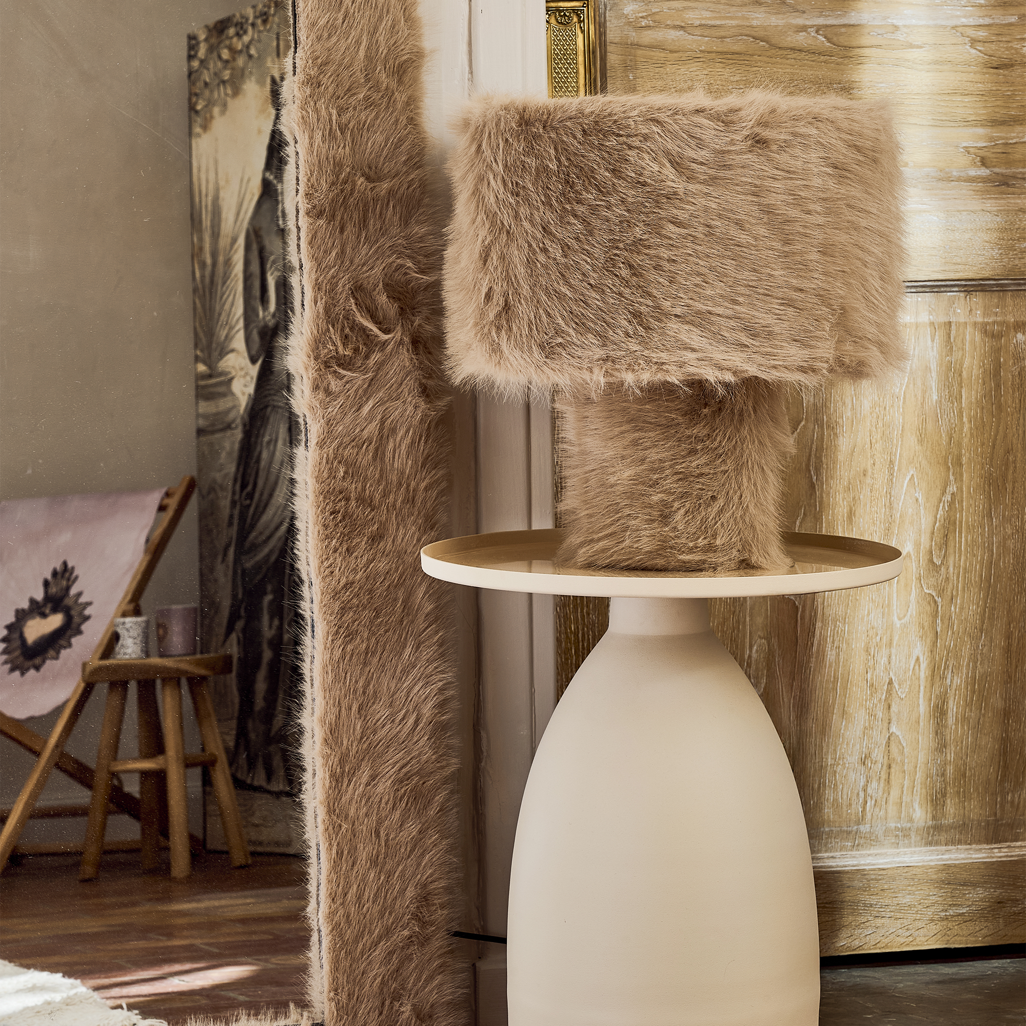 Lampe à poser en fausse fourrure Pise