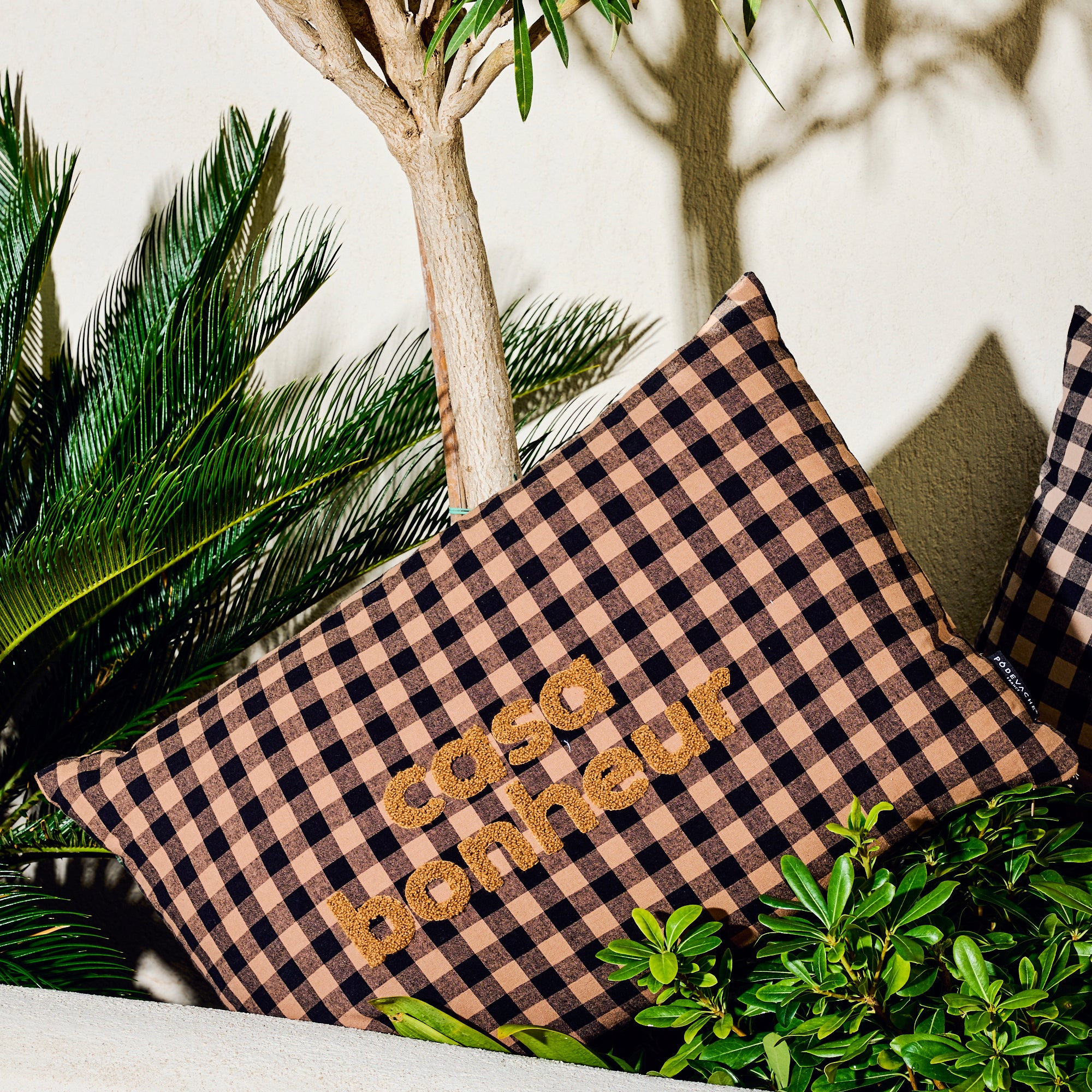 Coussin extérieur brodé Casa Bonheur