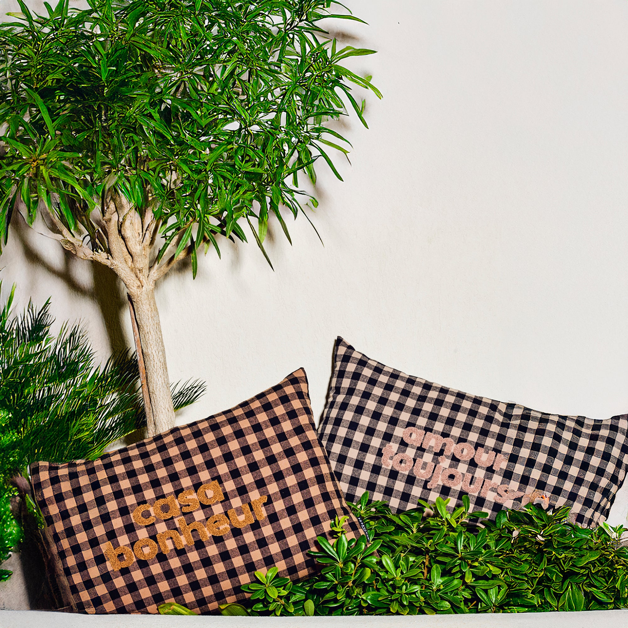 Coussin extérieur brodé Casa Bonheur