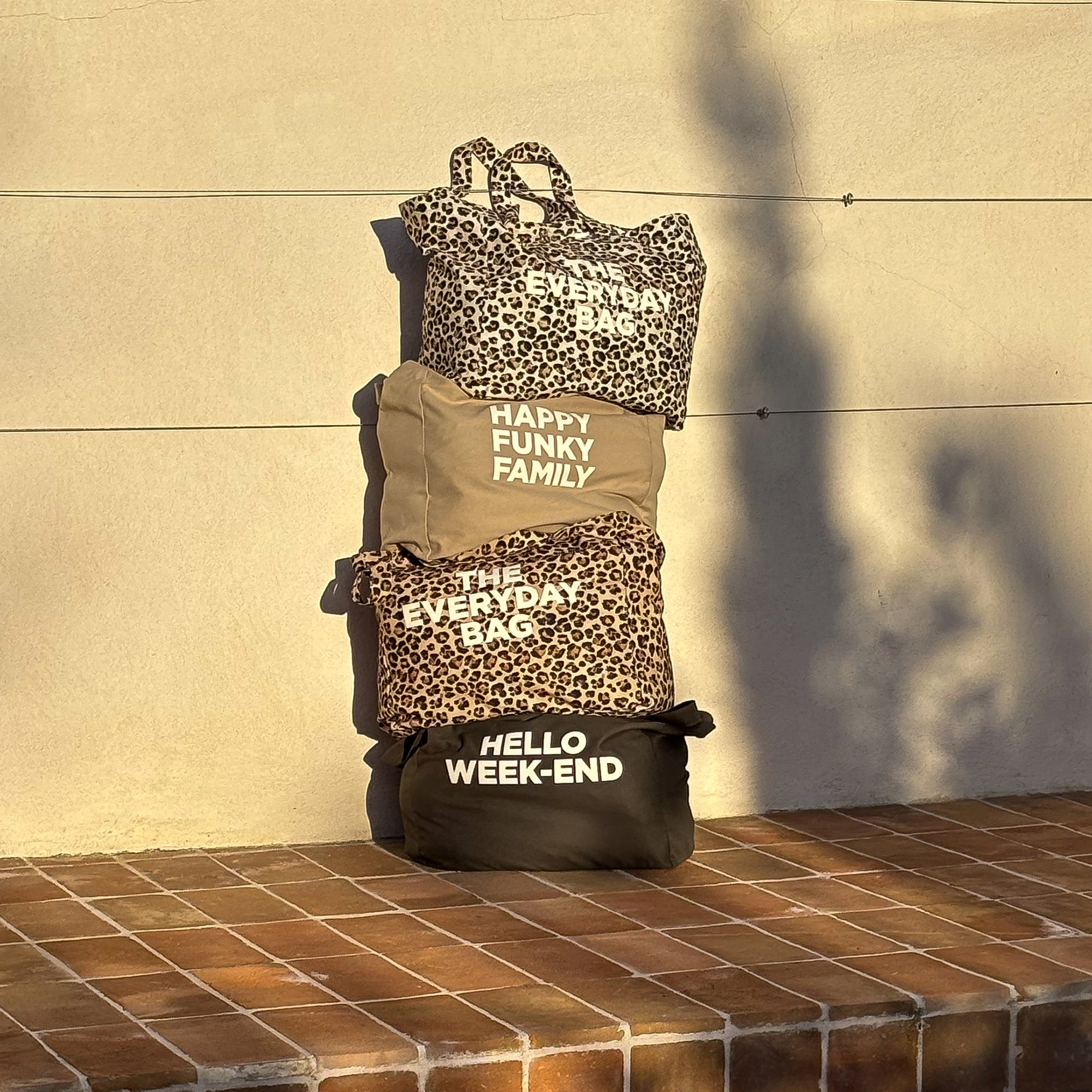 Totebag Pin's Funky Family