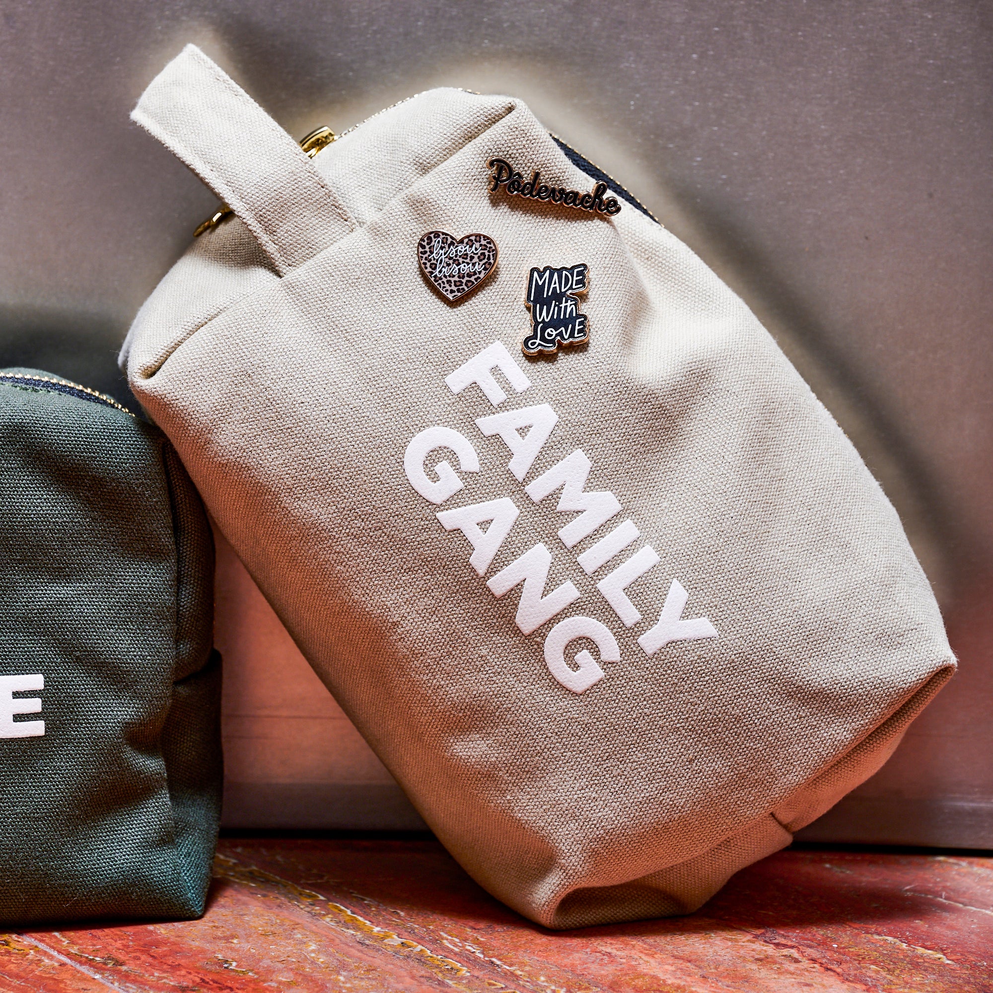 Pochette Pin's Family Gang