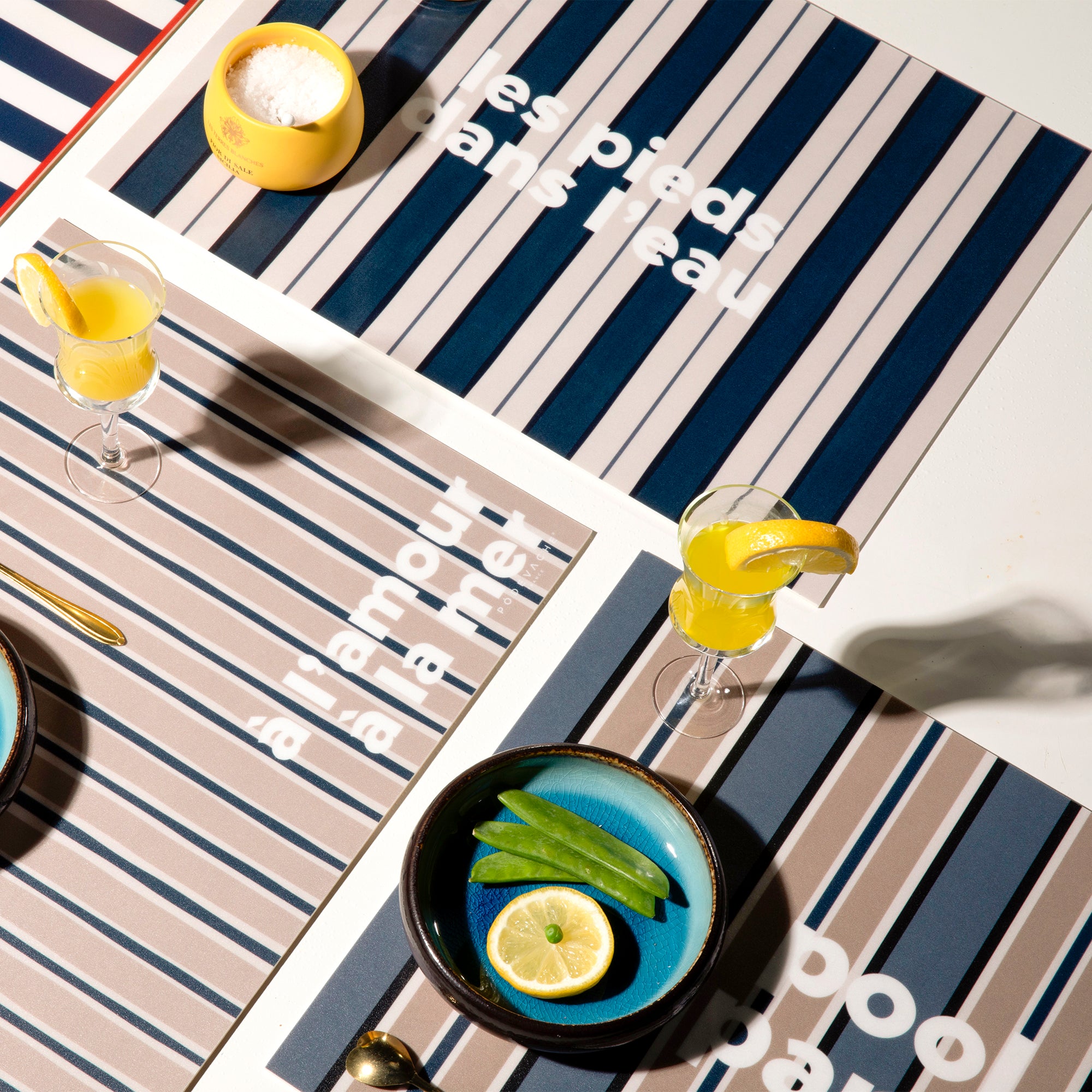 Set De Table Vinyle Stripe Pieds Eau