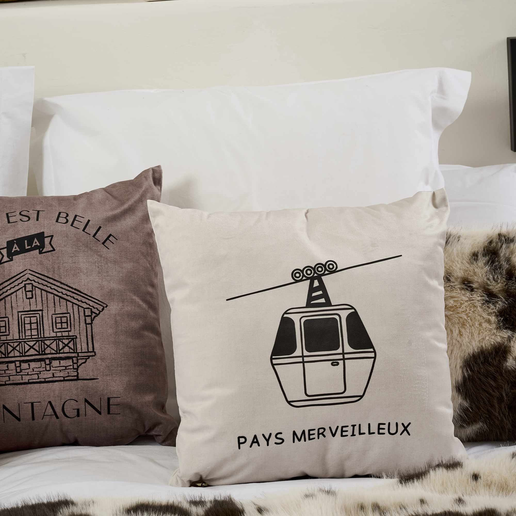 Coussin Velours Pays Merveilleux