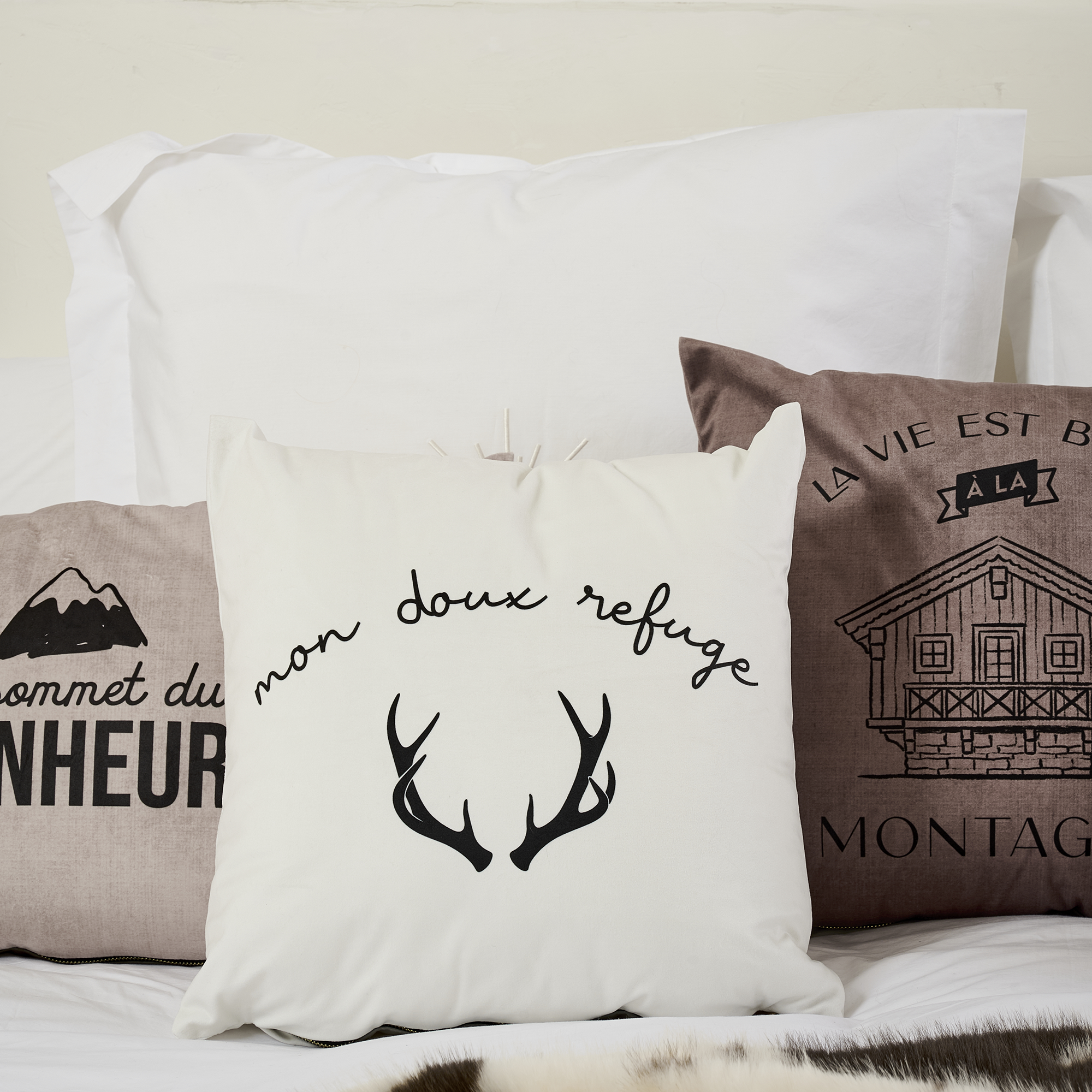 Coussin Velours Doux Refuge