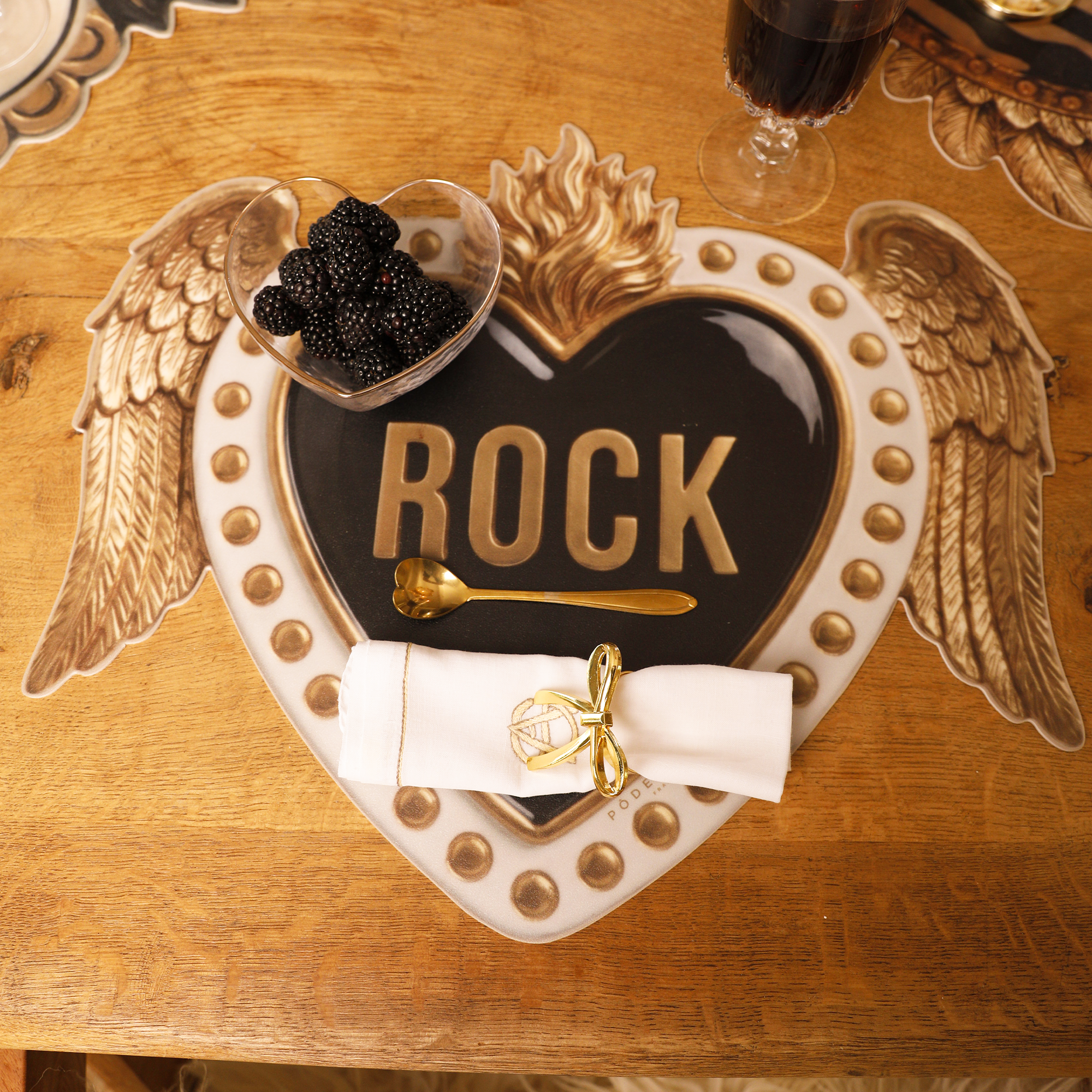 Set De Table Vinyle Gold Heart Wings