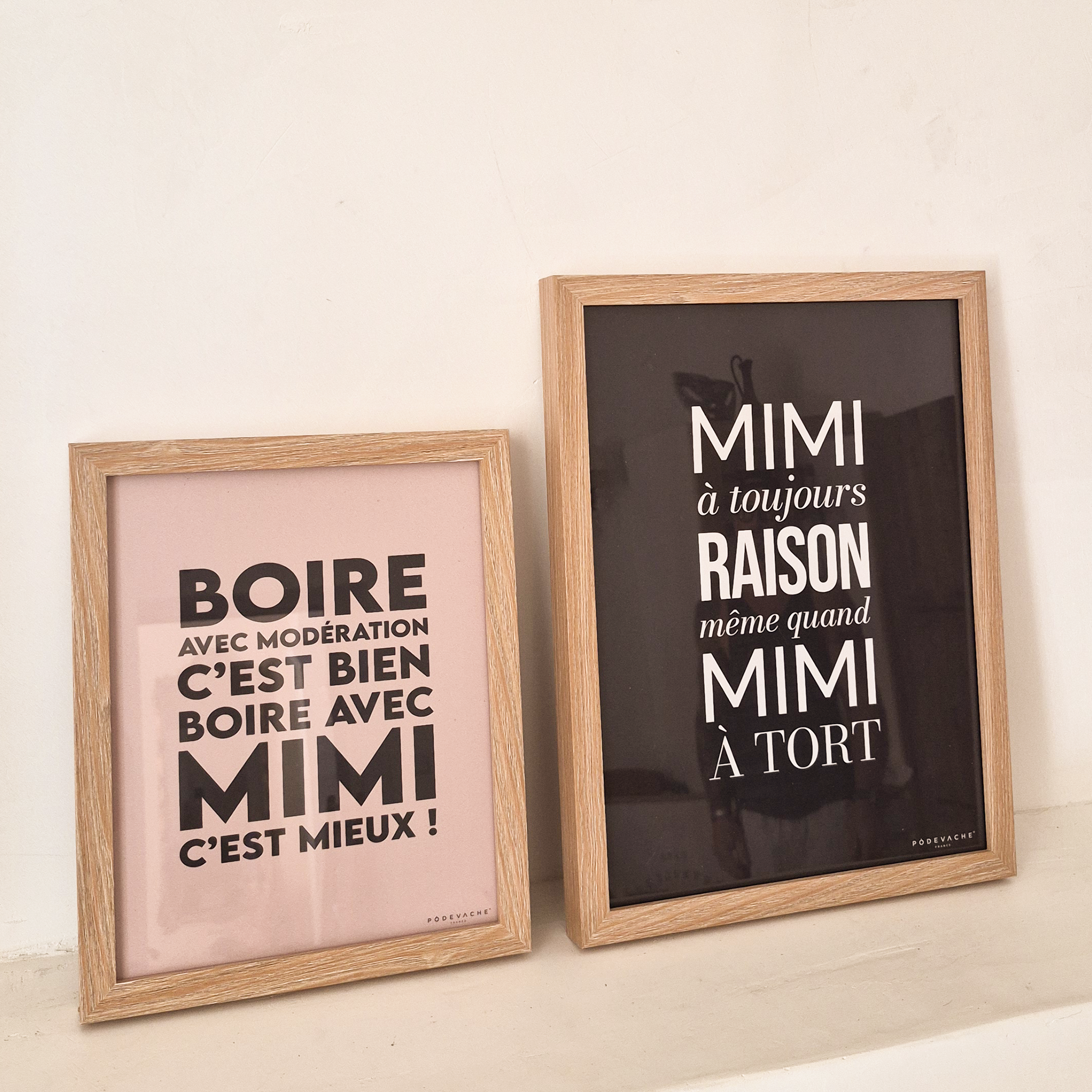 Affiche ou affiche encadrée Boire avec Mimi