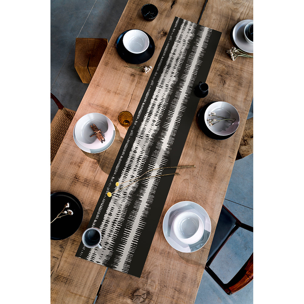 Seronera vinyl table runner